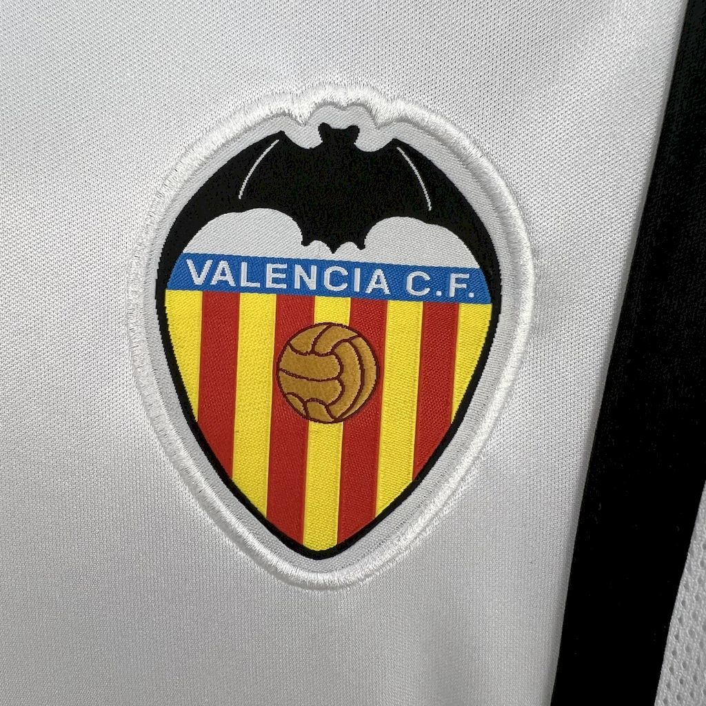 Retro Valencia 2000-01 Home Jersey - SOCCERDEALSHOP