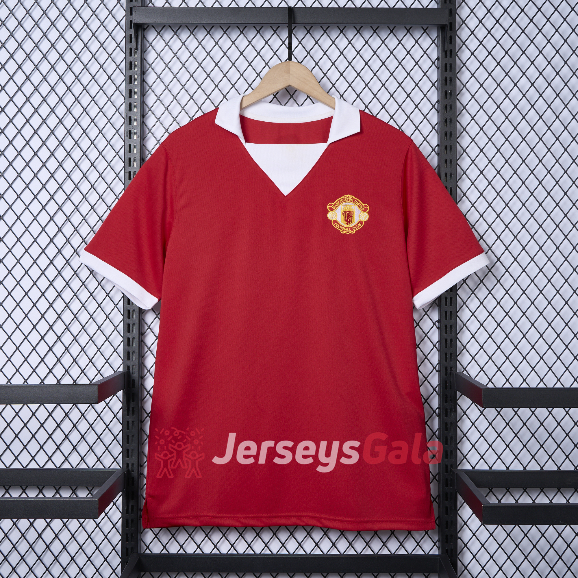 Manchester United Retro 1972-73 Home Jersey - SOCCERDEALSHOP