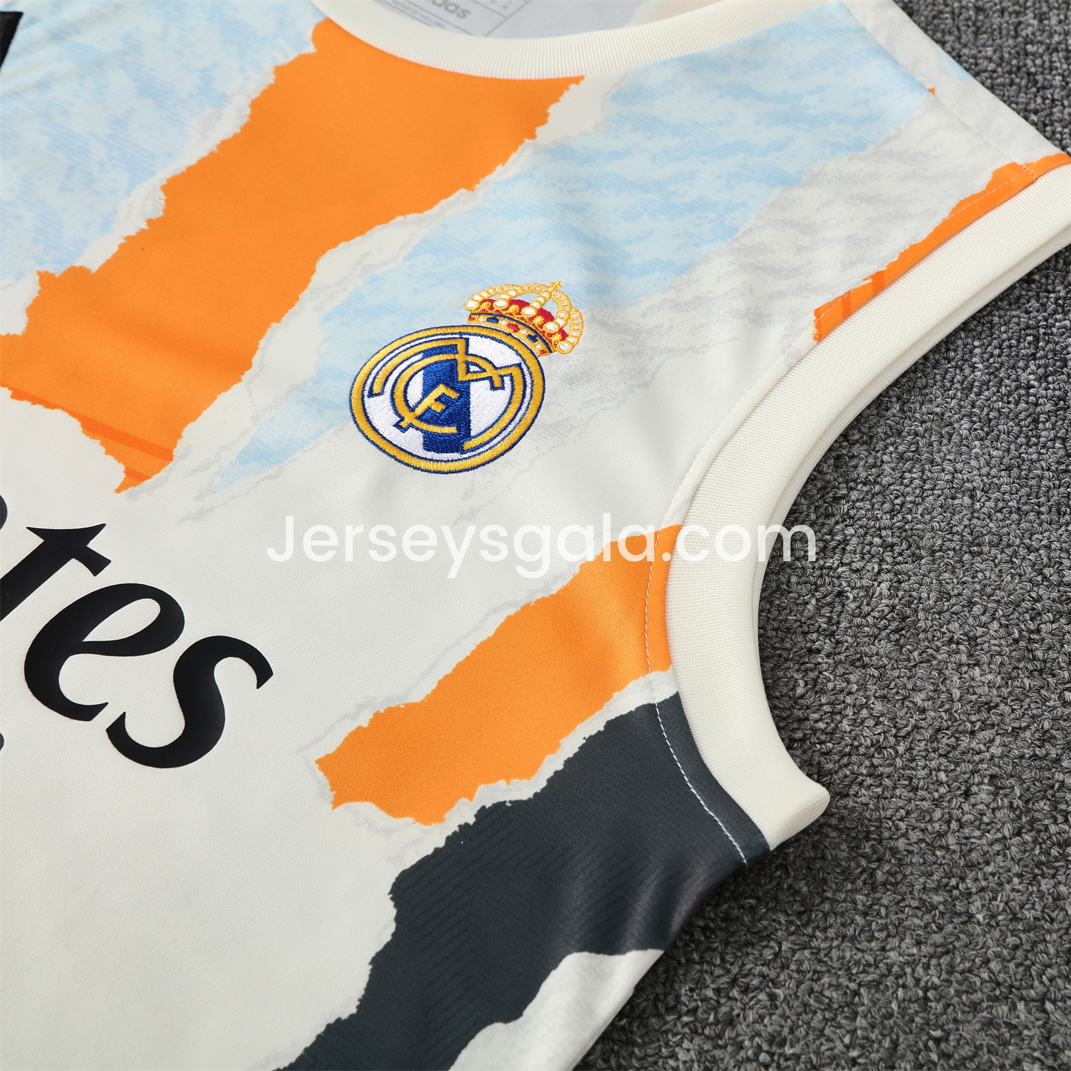 Real Madrid 24-25 Pre-Match Vest Training Set - Camouflage - SOCCERDEALSHOP