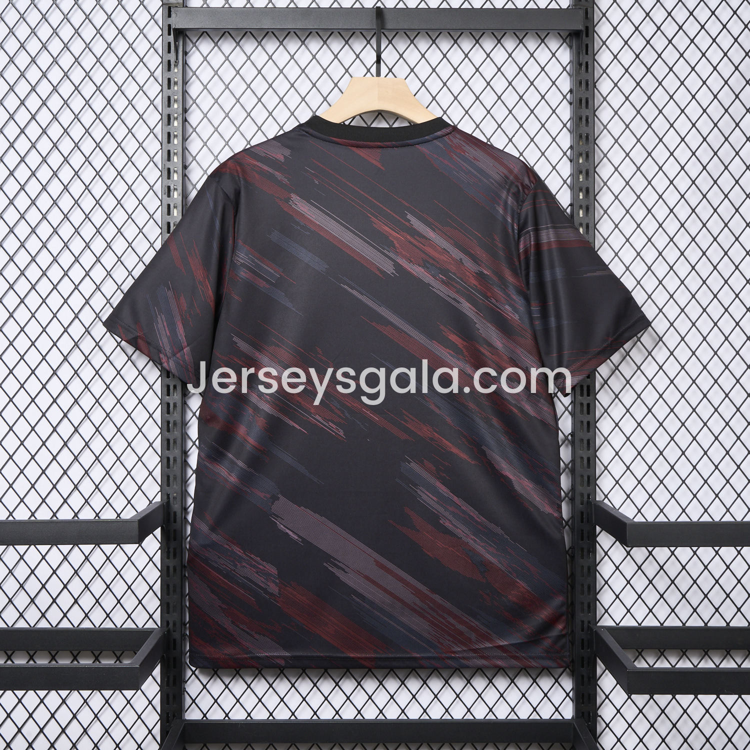 Bayern Munich 25-26 Black & Red Stripe Training Jersey - Fans Version - SOCCERDEALSHOP