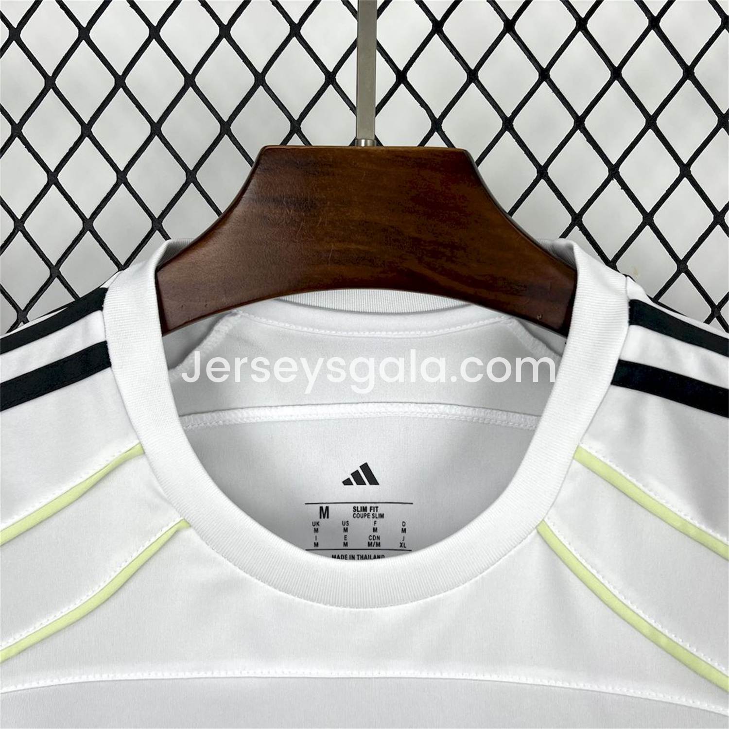Real Madrid 25-26 Urban Purist Throwback White Jersey - Fans Version - SOCCERDEALSHOP