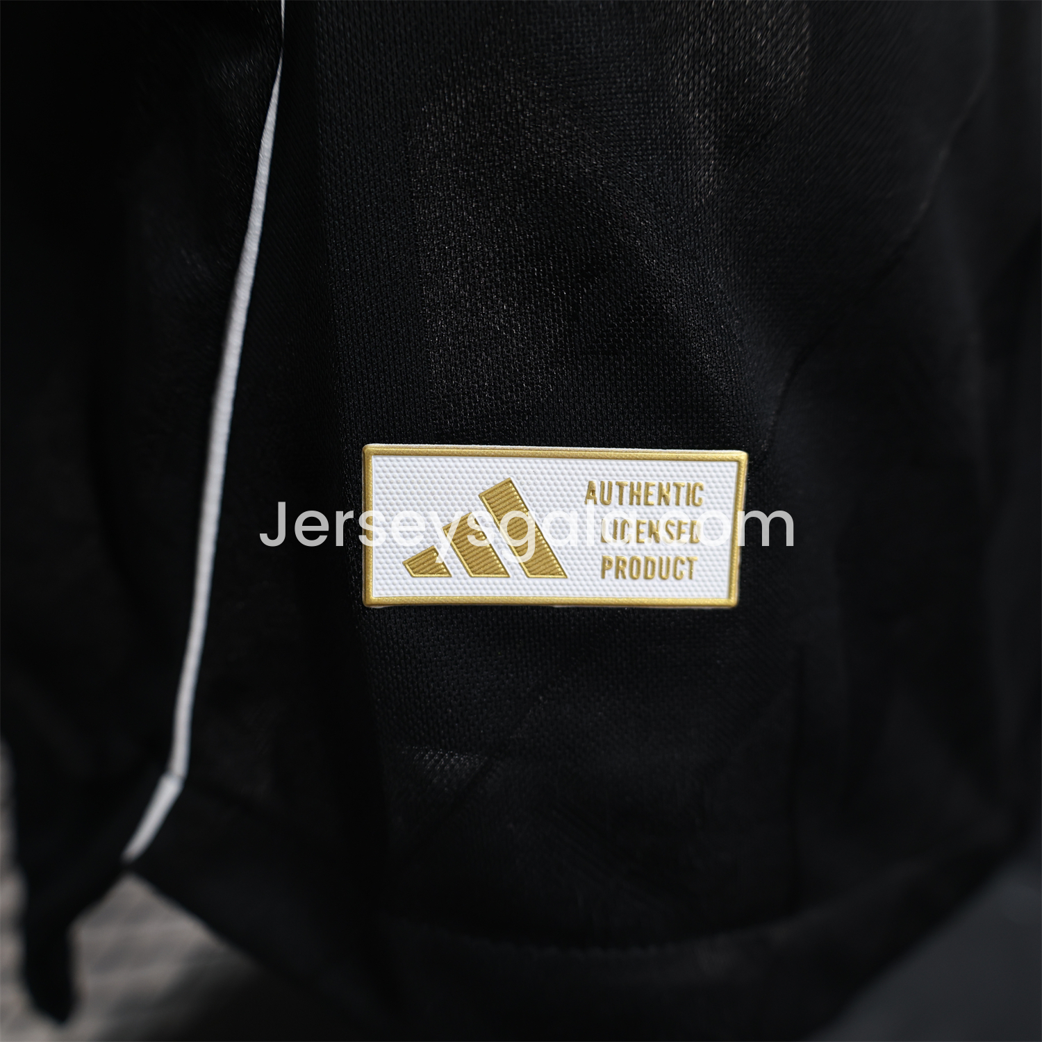 Manchester United 25-26 Black Training Jersey - Player Version - SOCCERDEALSHOP