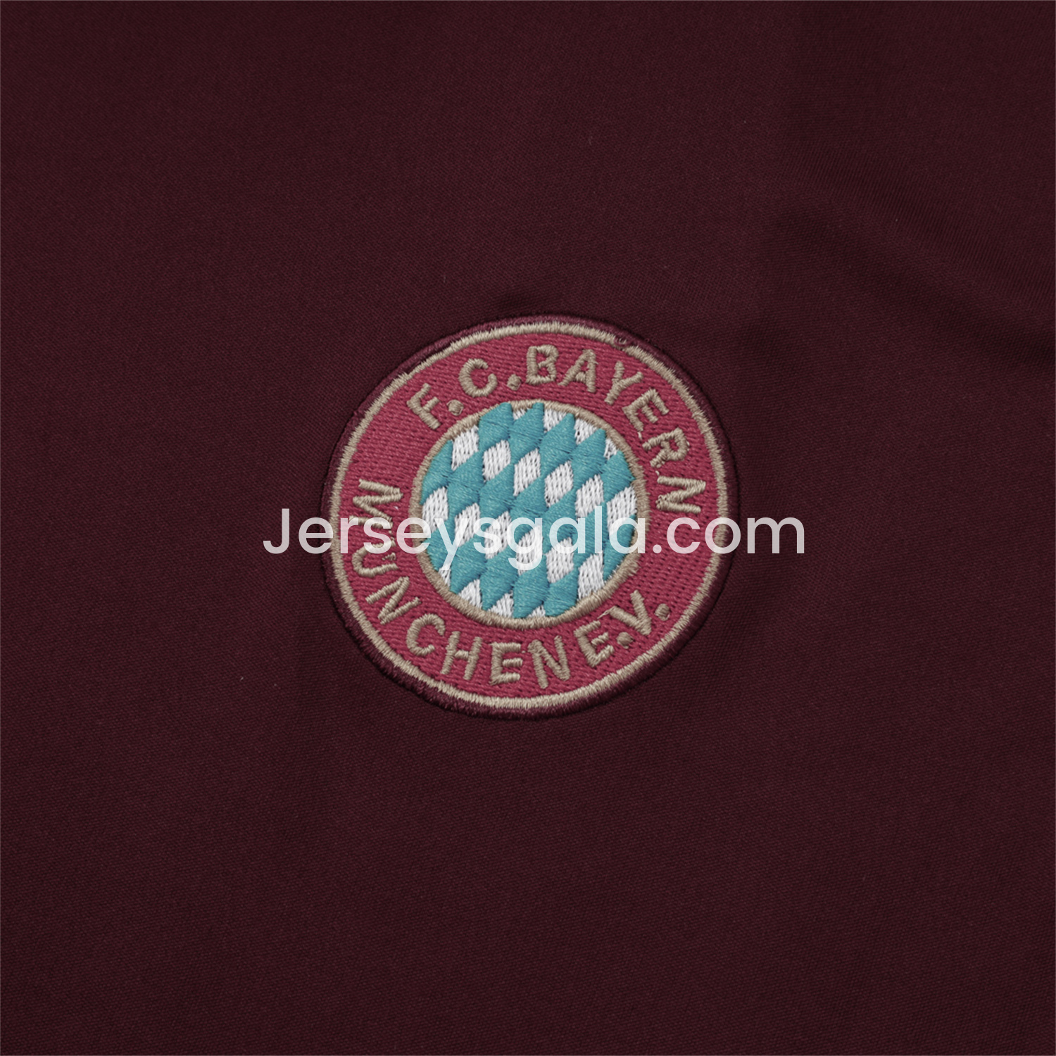 Bayern Munich 25-26 Throwback Trefoil Vest Training Set - Deep Red - SOCCERDEALSHOP