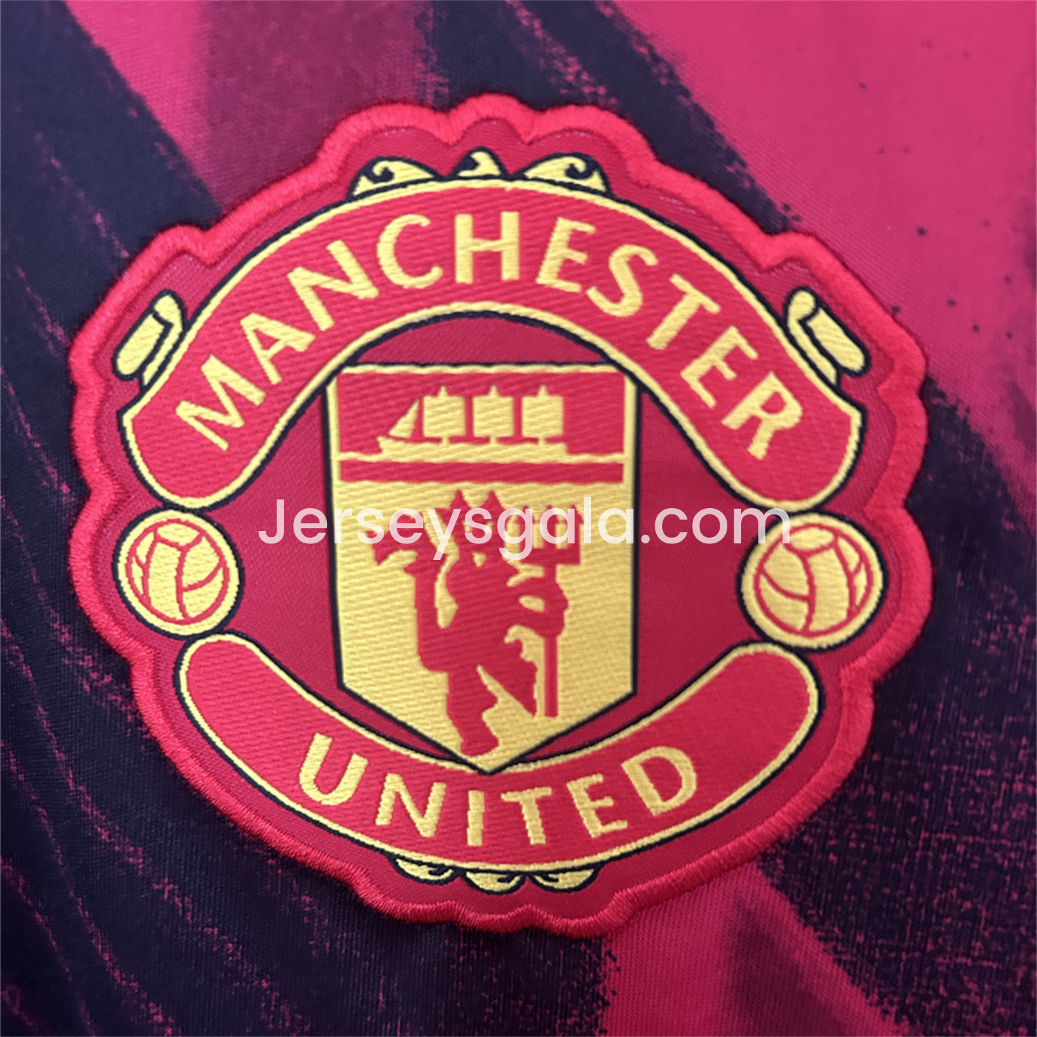 Manchester United 25-26 Red Pre-match Training Jersey - Fans Version - SOCCERDEALSHOP