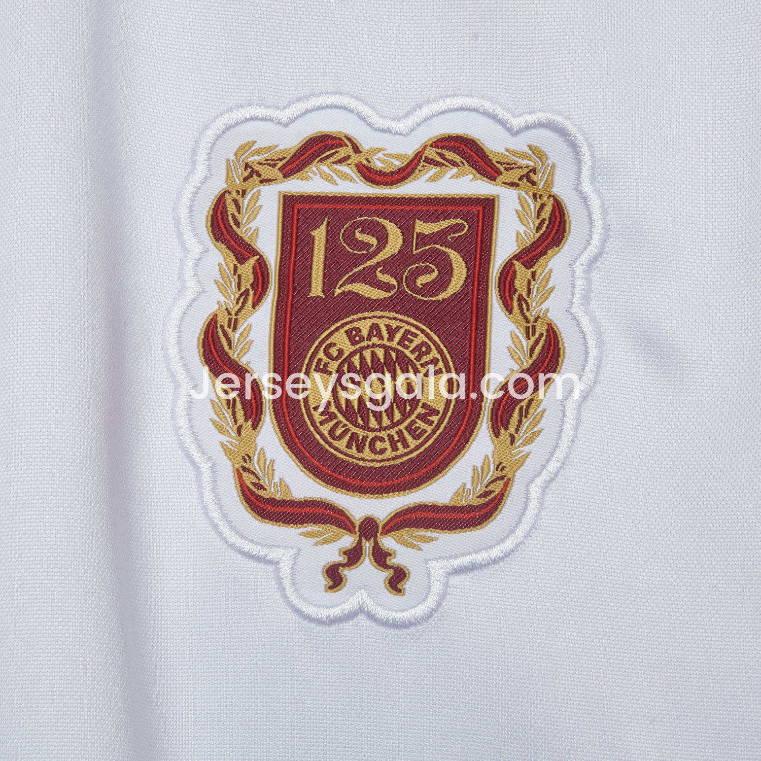 Bayern Munich 2025 125th Anniversary 1/4-Zip Long Sleeves Training Set - White - SOCCERDEALSHOP