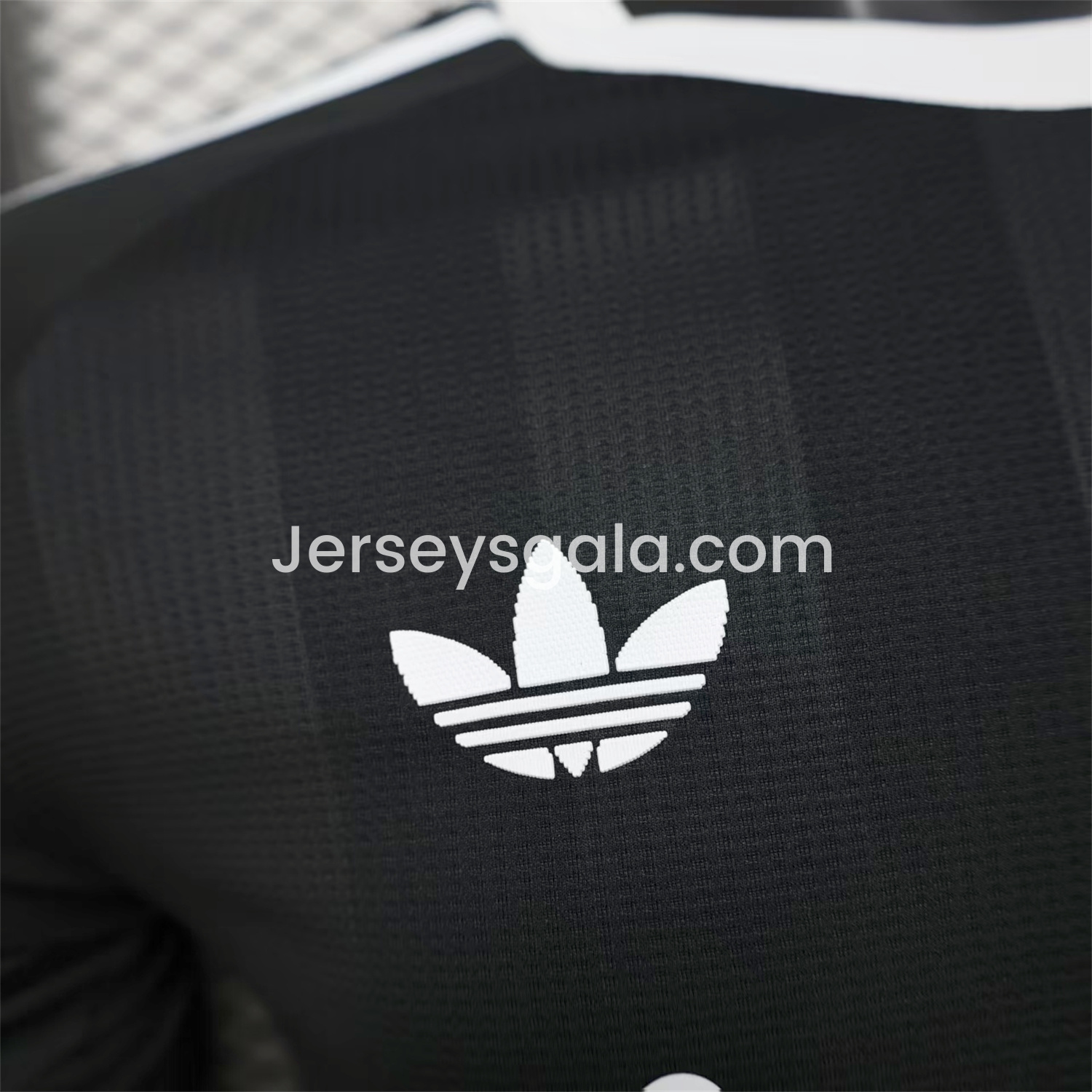 Liver.pool 25-26 Black Trefoil Goalkeeper Jersey - Player Version - SOCCERDEALSHOP