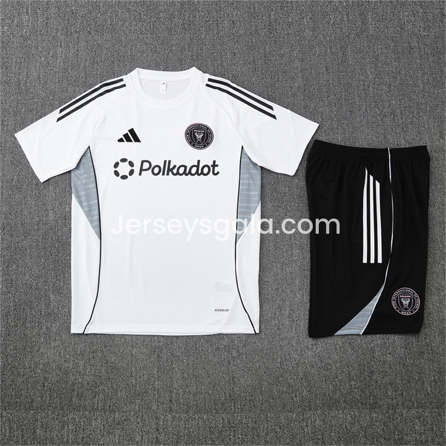 INT M.A.M 25-26 Short-Sleeve Training Set - White Top and Black Shorts - SOCCERDEALSHOP