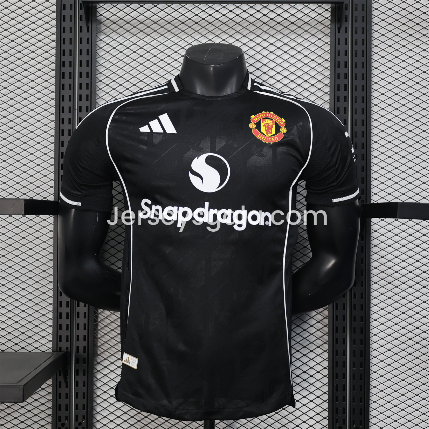 Manchester United 25-26 Black Training Jersey - Player Version - SOCCERDEALSHOP