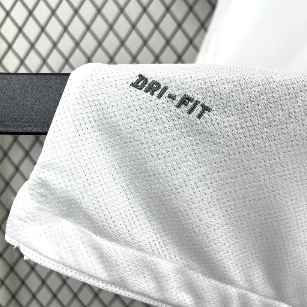 Retro Juventus 2010-11 Away Jersey - SOCCERDEALSHOP