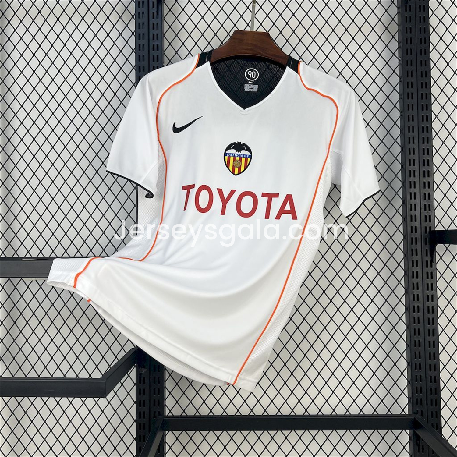 Retro Valencia 2004-05 Home Jersey - SOCCERDEALSHOP