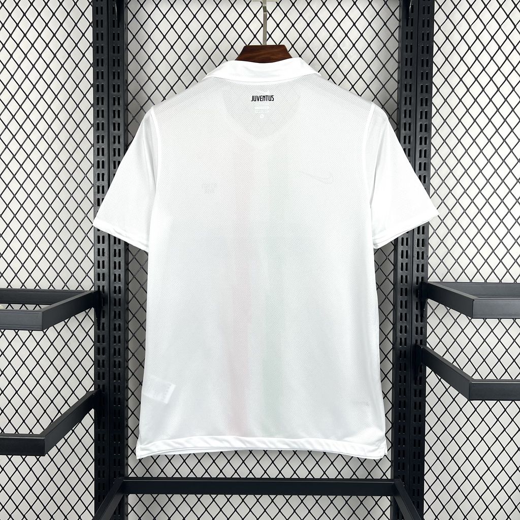 Retro Juventus 2010-11 Away Jersey - SOCCERDEALSHOP