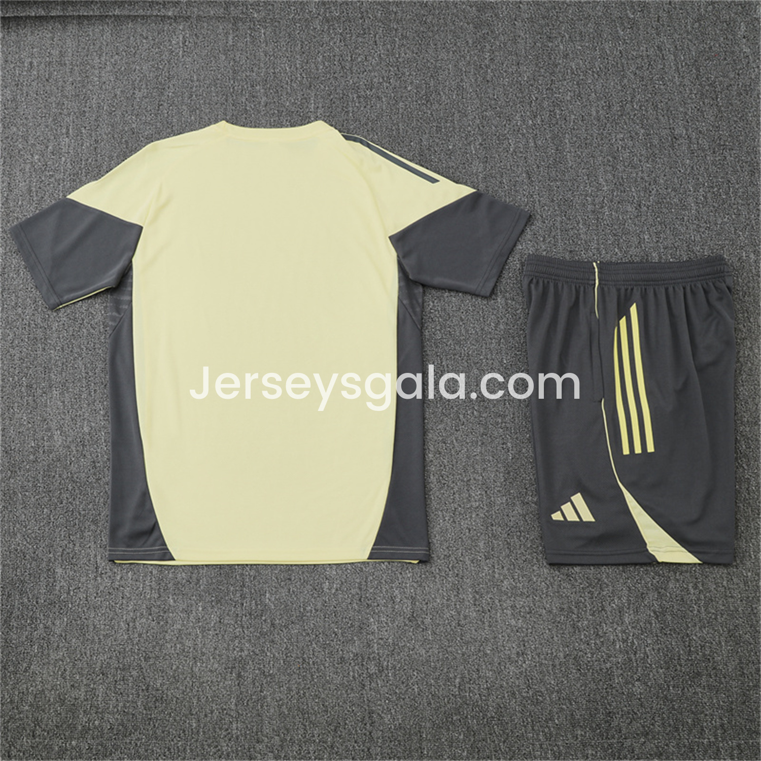 Real Madrid 25-26 Short-Sleeve Training Set - Yellow Top and Grey Shorts - SOCCERDEALSHOP