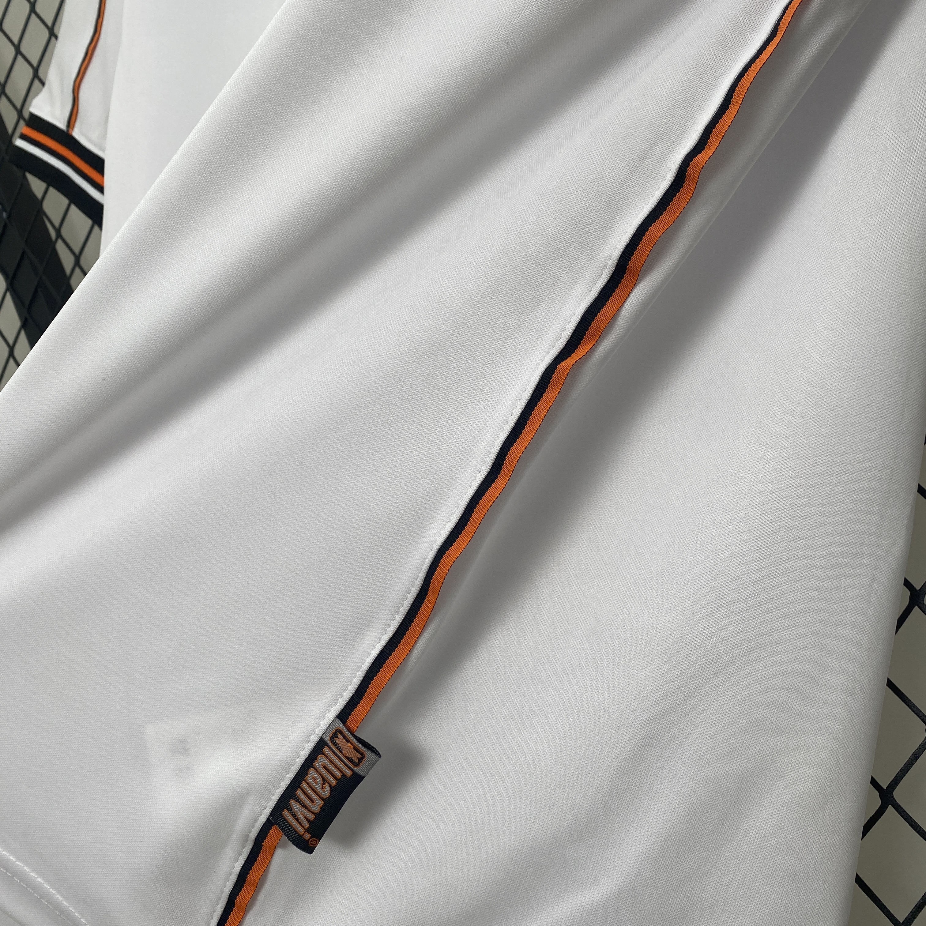 Retro Valencia 1999-00 Home Jersey - SOCCERDEALSHOP