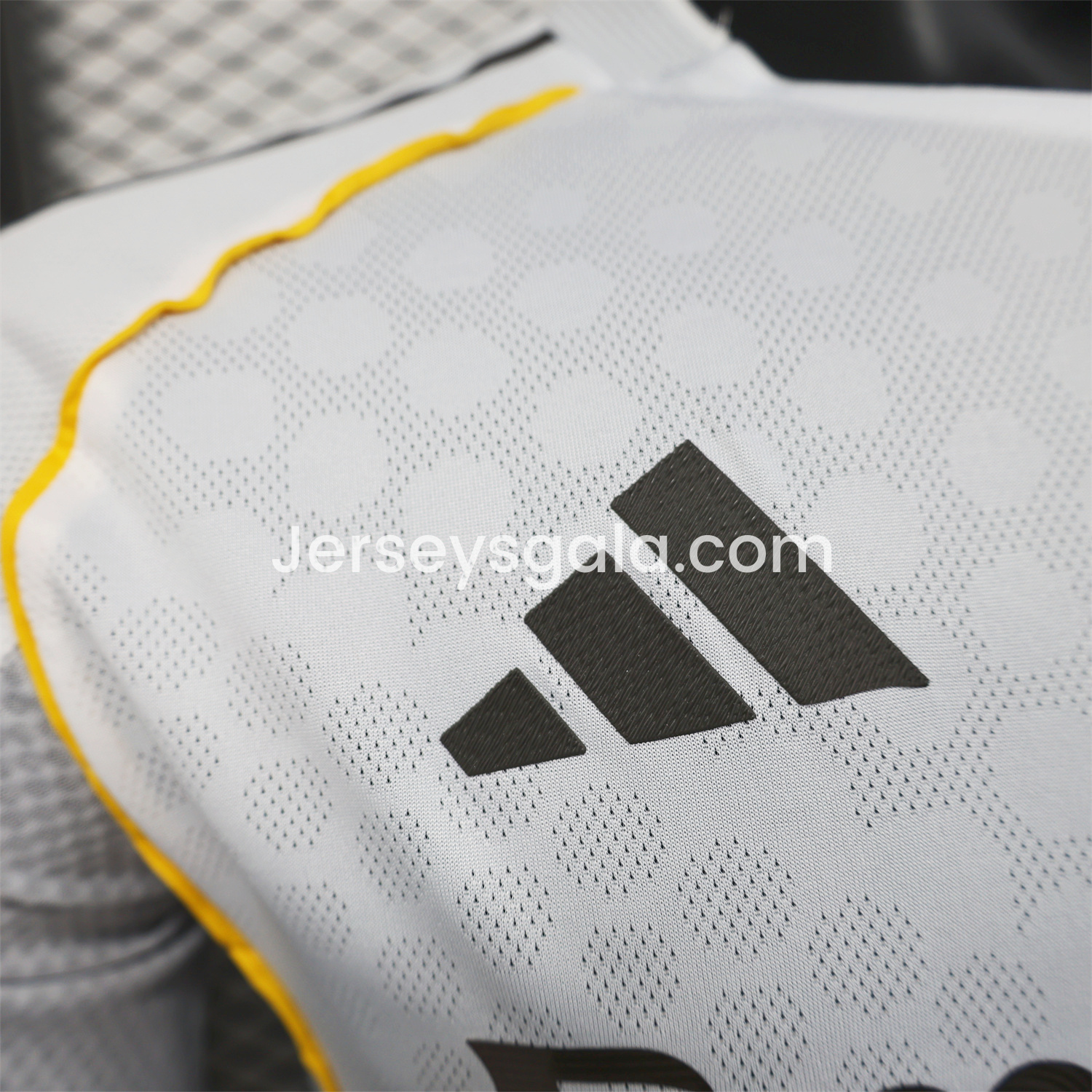 Real Madrid 25-26 Home Long Sleeves Jersey (Leaked Version) - Player Version - SOCCERDEALSHOP