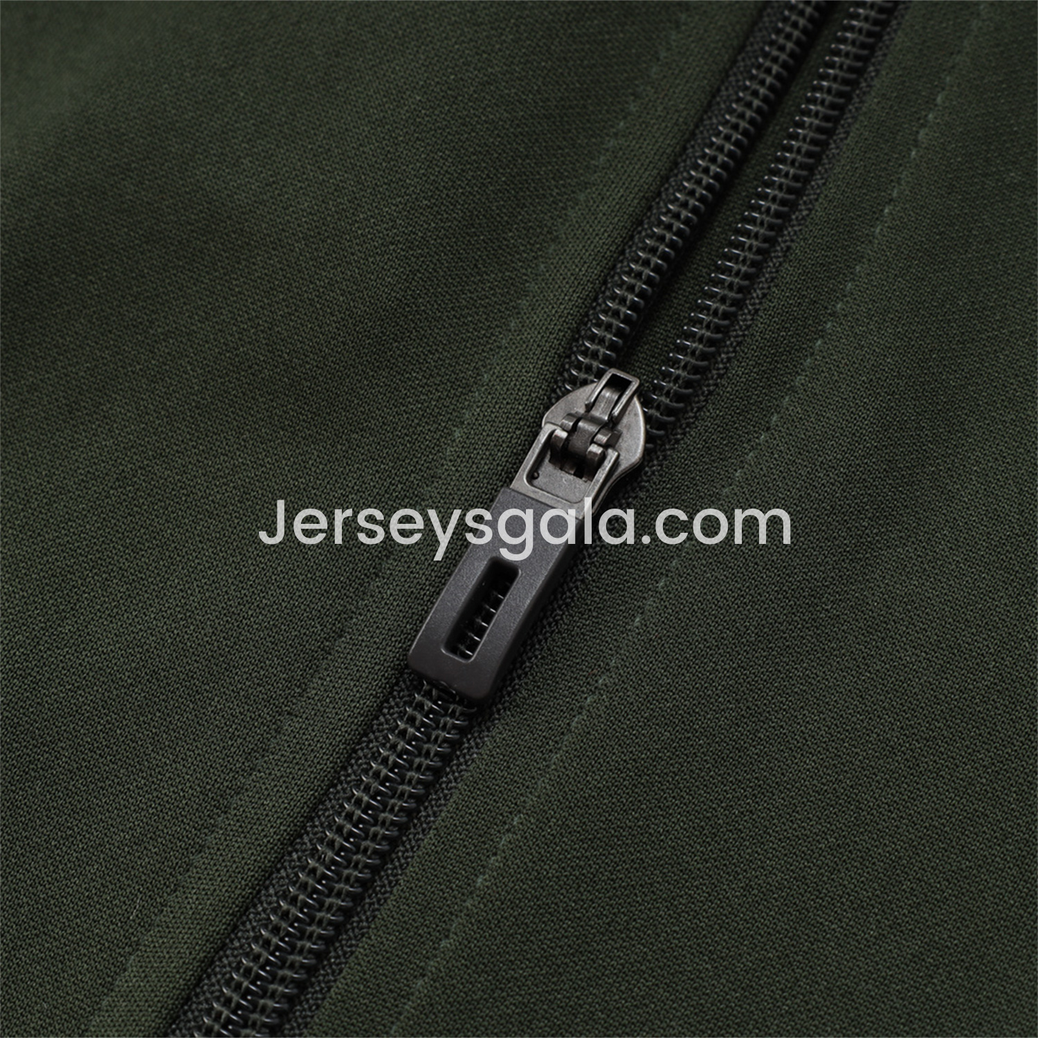 Bayern Munich 25-26 Jacket Training Tracksuit - Army Green Top and Black Pants - SOCCERDEALSHOP