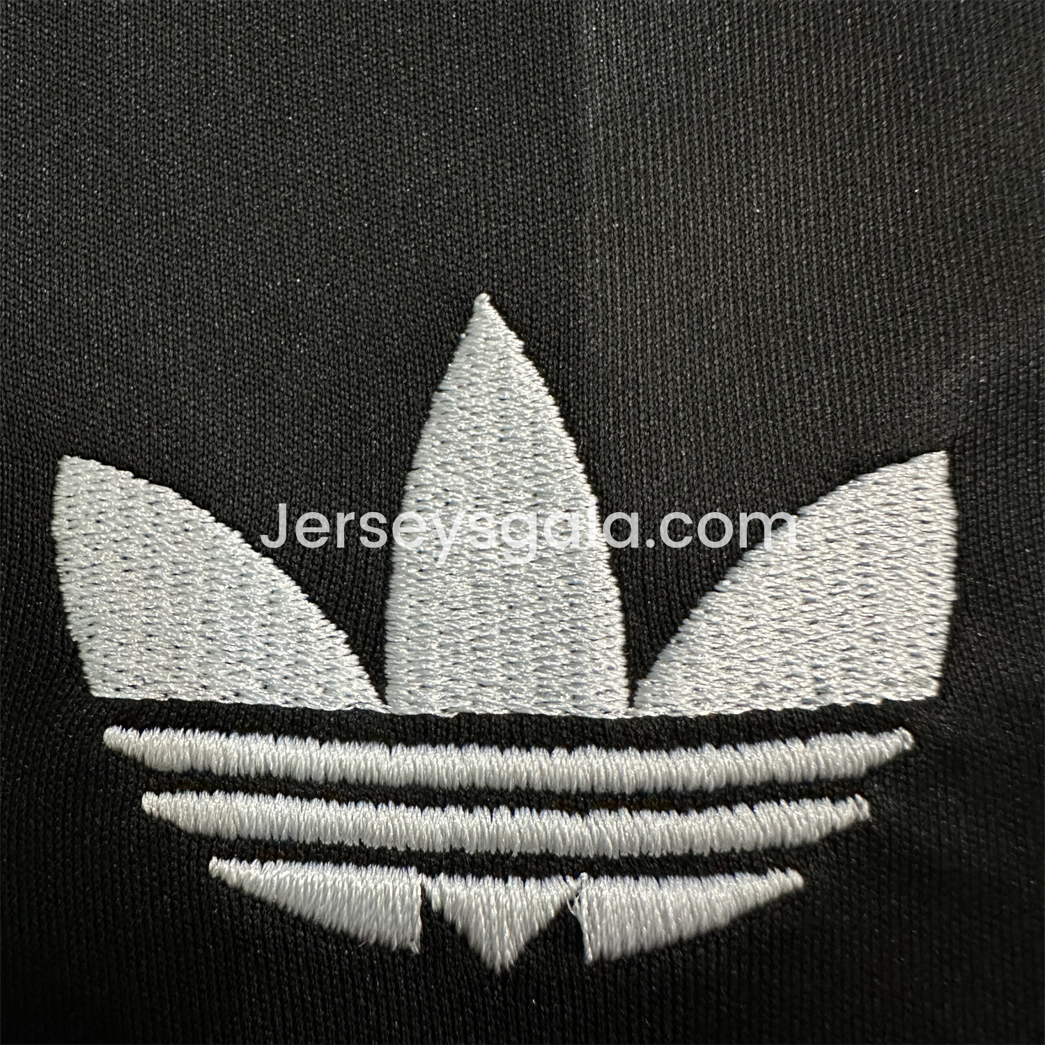 Real Madrid 25-26 Black Terrace Goalkeeper Jersey - Fans Version - SOCCERDEALSHOP