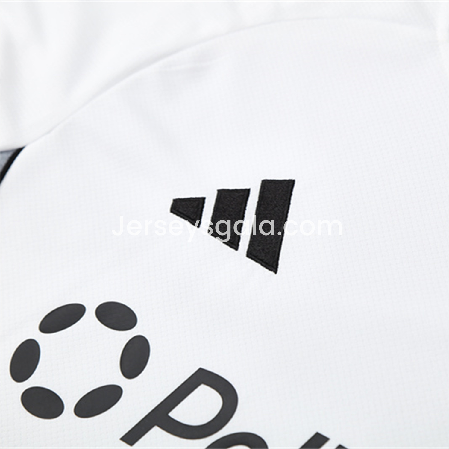 INT M.A.M 25-26 Kids Short-Sleeve Training Set - White Top and Black Shorts - SOCCERDEALSHOP