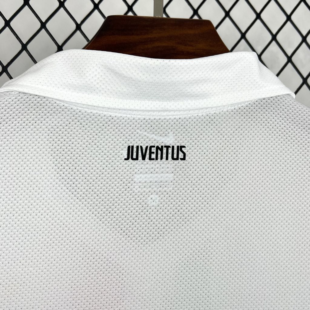 Retro Juventus 2010-11 Away Jersey - SOCCERDEALSHOP