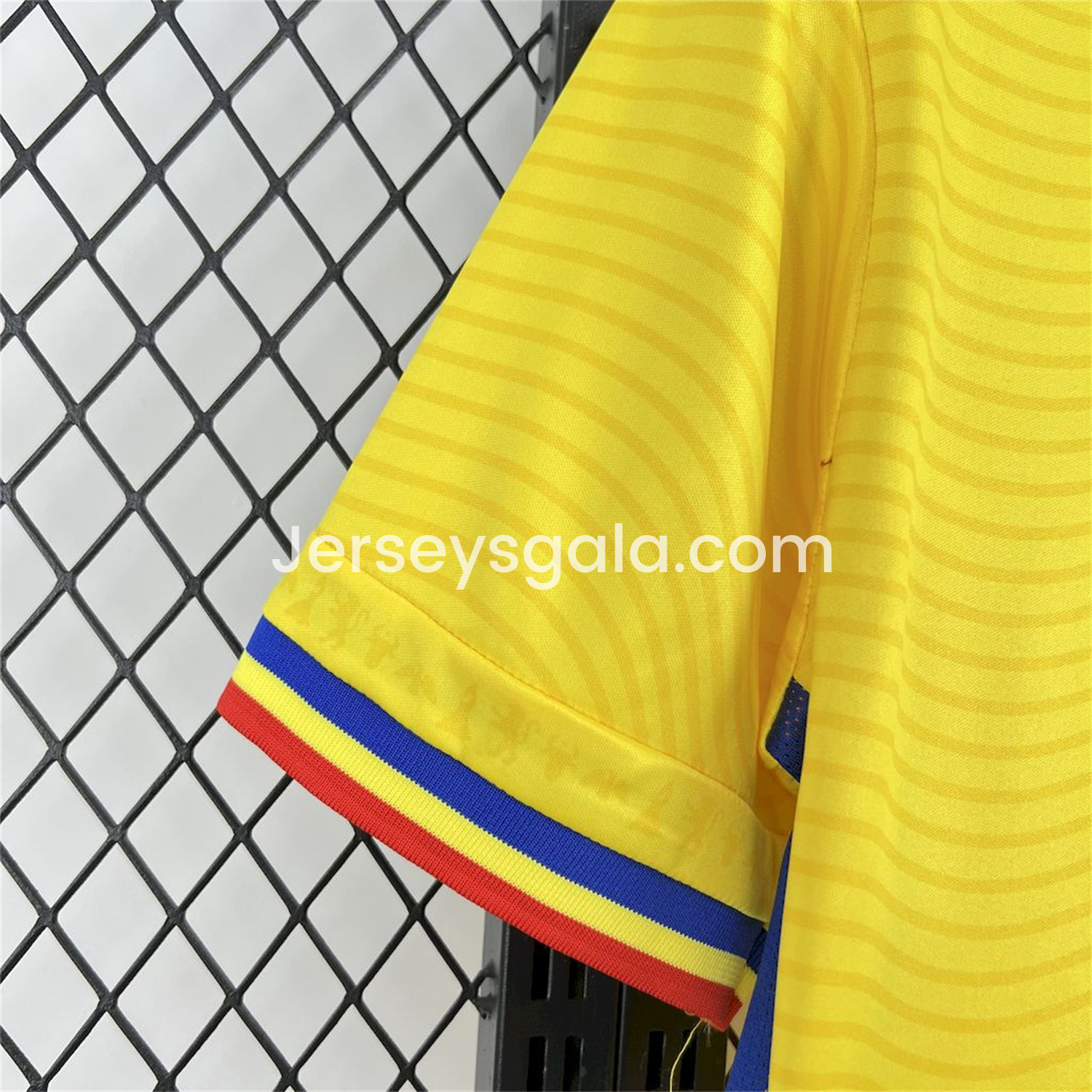 Romania 2025-26 Home Jersey - Fans Version - SOCCERDEALSHOP