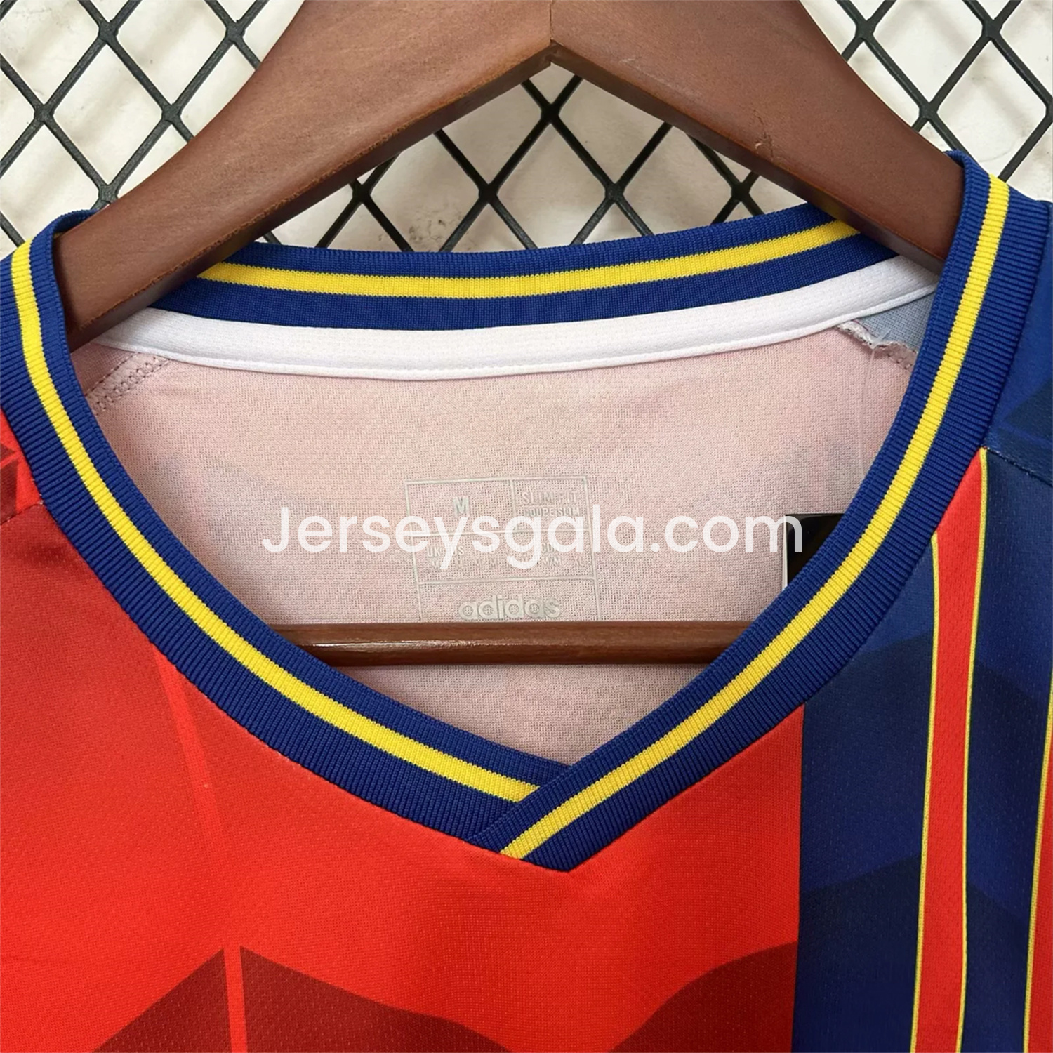 Spain 25-26 Red and Blue Throwback Style Jersey - Fans Version - SOCCERDEALSHOP