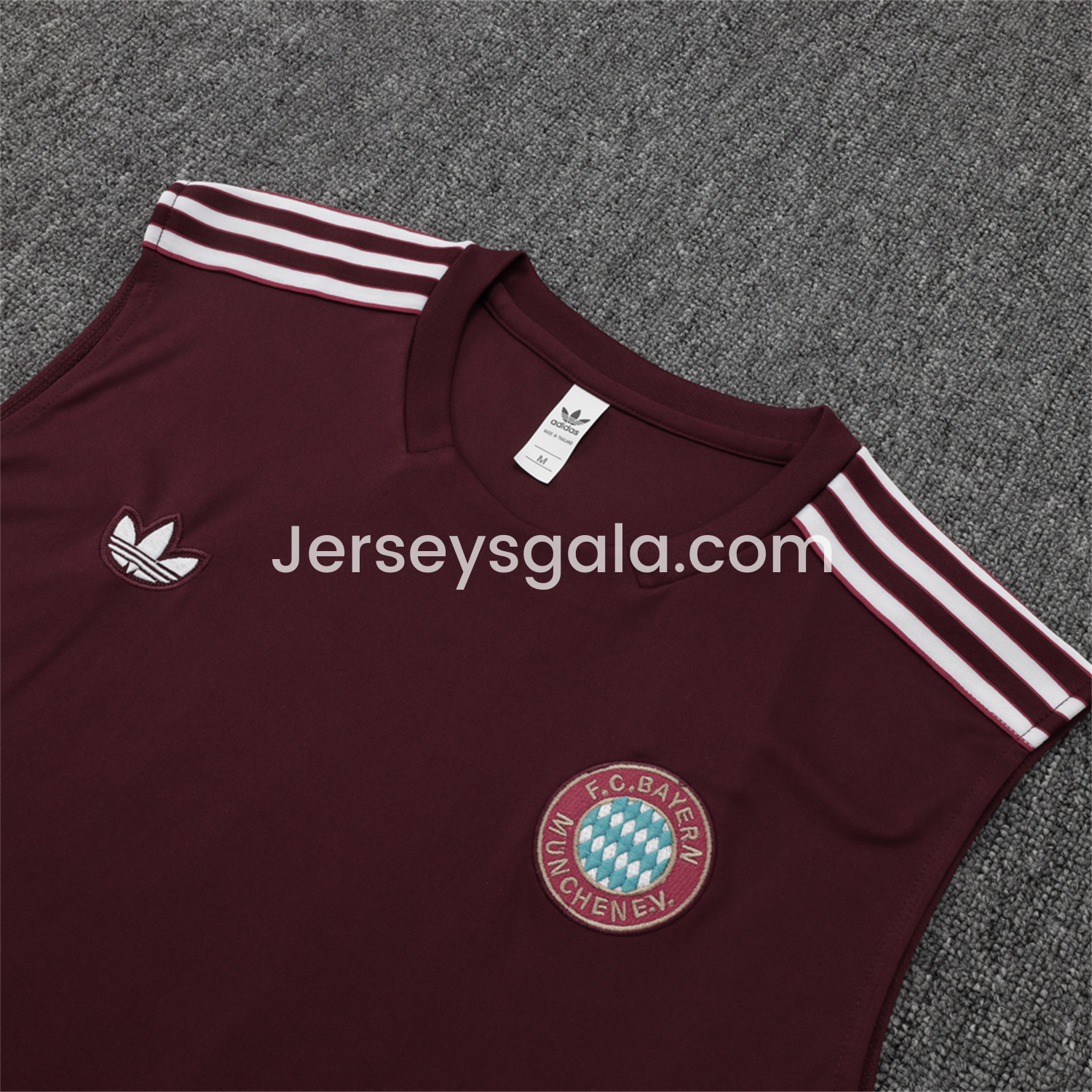 Bayern Munich 25-26 Throwback Trefoil Vest Training Set - Deep Red - SOCCERDEALSHOP