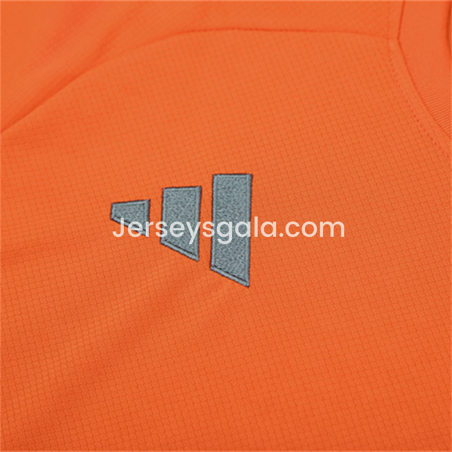 Bayern Munich 25-26 Short-Sleeve Training Set - Orange Top & Gray shorts - SOCCERDEALSHOP