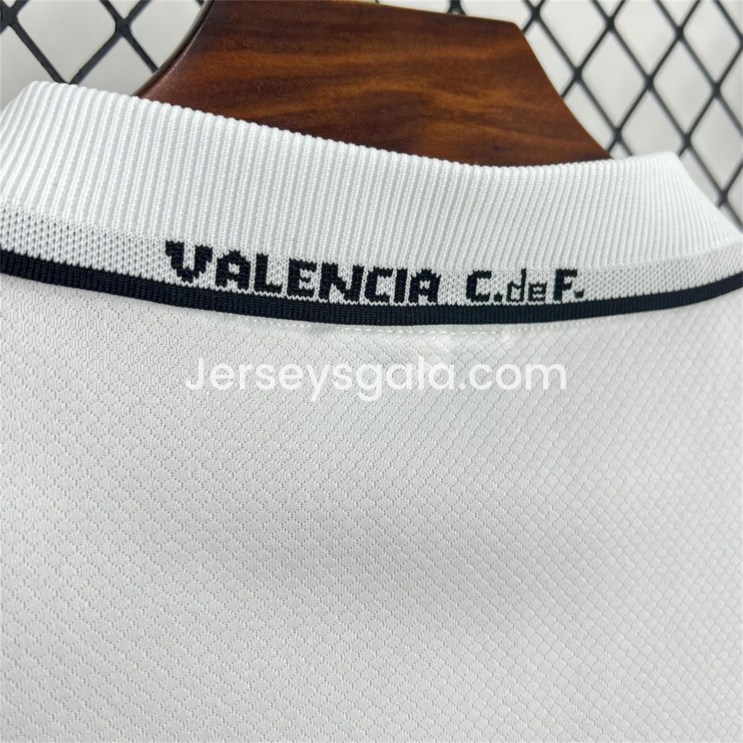 Retro Valencia 1996-97 Home Jersey - SOCCERDEALSHOP