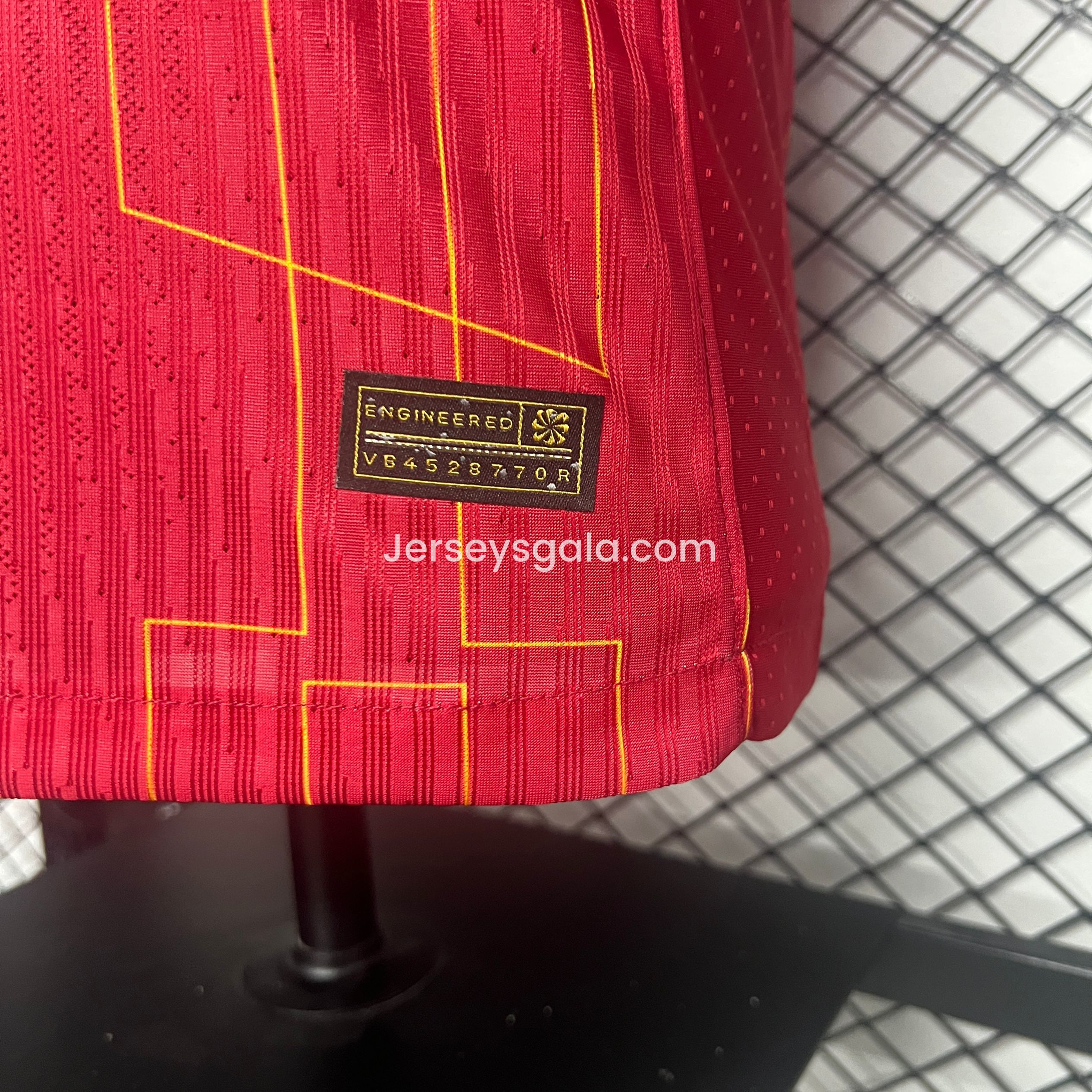 Liver.pool 24-25 Home Jersey with Golden Champions Patch - Player Version - SOCCERDEALSHOP