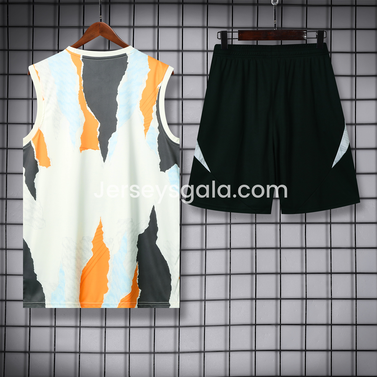 Real Madrid 24-25 Pre-Match Vest Training Set - Camouflage - SOCCERDEALSHOP