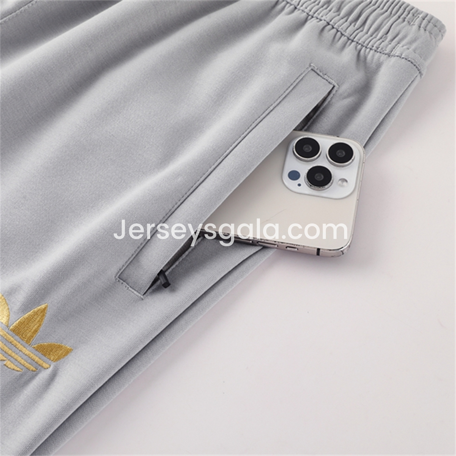 Manchester United 25-26 Originals Varsity Hoodie Set - Grey Hoodie and Pants - SOCCERDEALSHOP