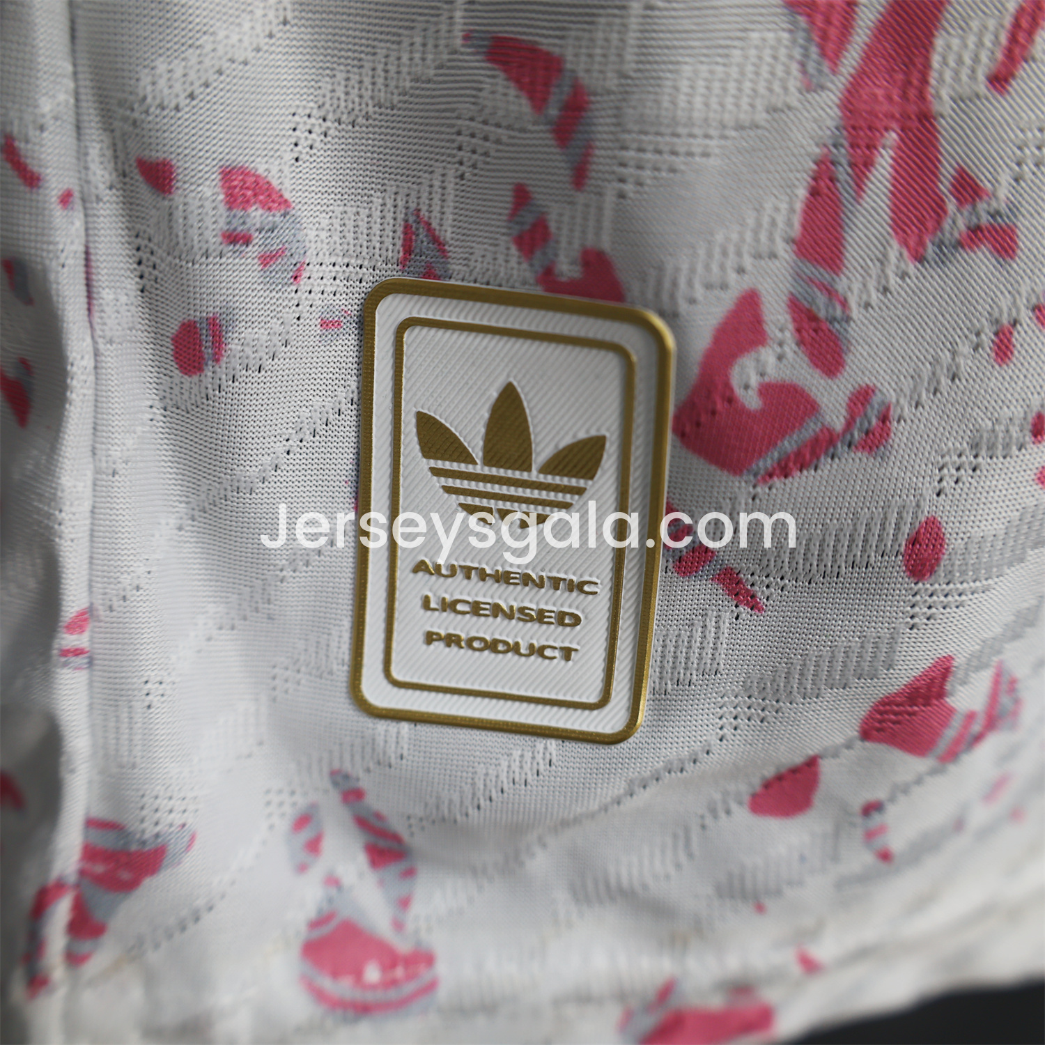 Real Madrid 25-26 Pink and White Gradient Chinese and Western Style Dragon Jersey - Player Version - SOCCERDEALSHOP