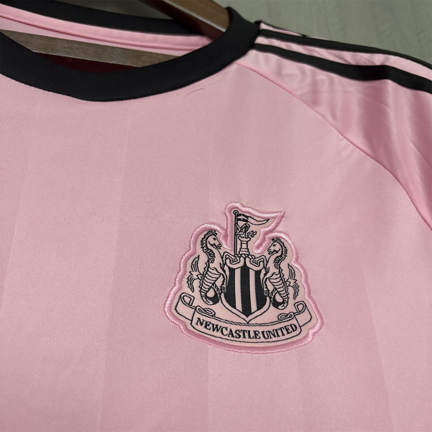 Newcastle United 25-26 Pink Special Jersey - Fans Version - SOCCERDEALSHOP