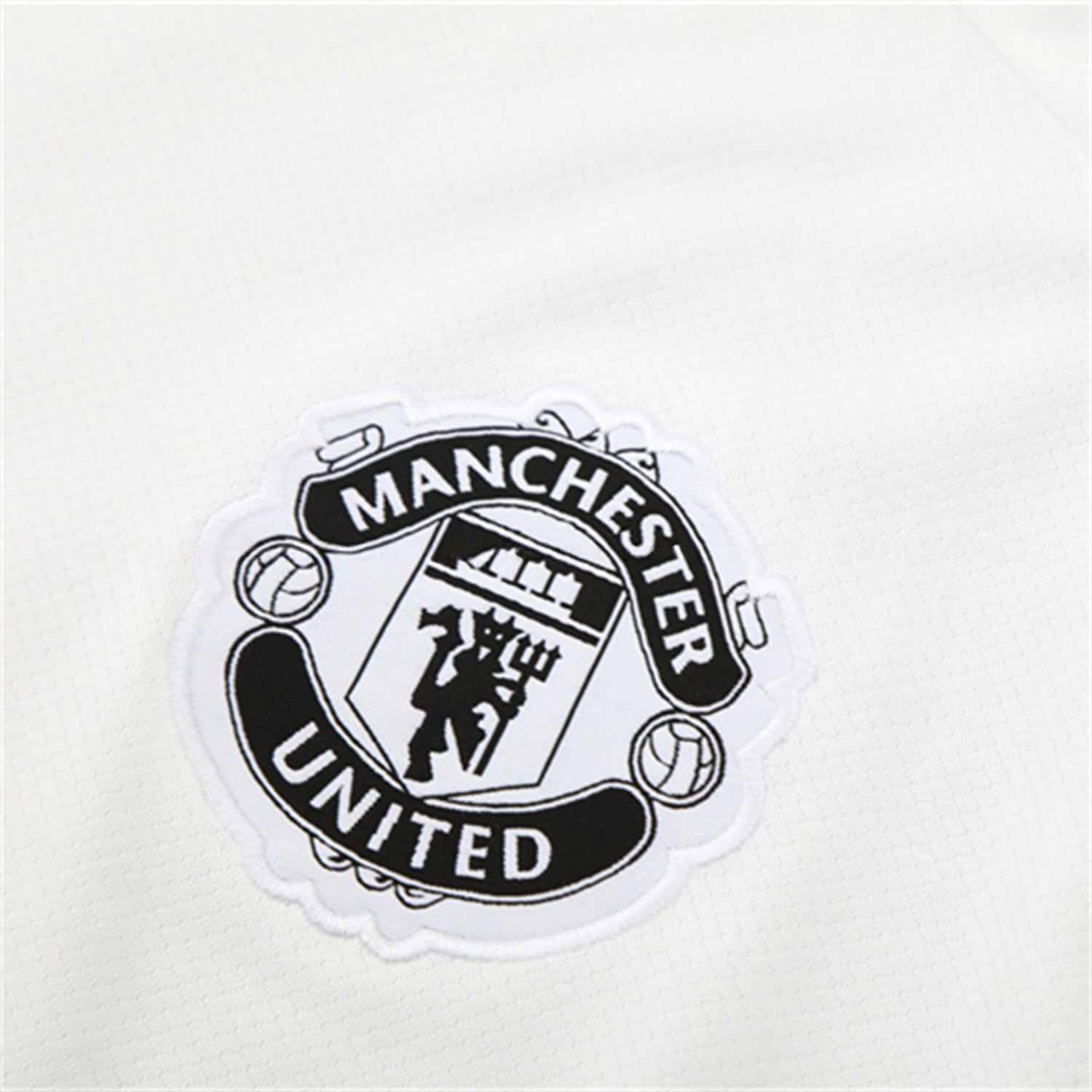 Manchester United 25-26 Short-Sleeve Training Set - White Purple Top & Black Shorts - SOCCERDEALSHOP