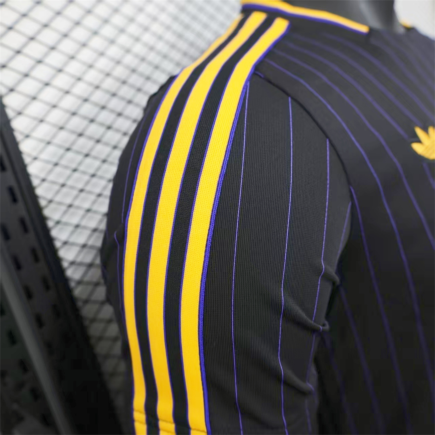 Manchester United 25-26 Trefoil Purple Lines Black Travel Jersey - Player Version - SOCCERDEALSHOP