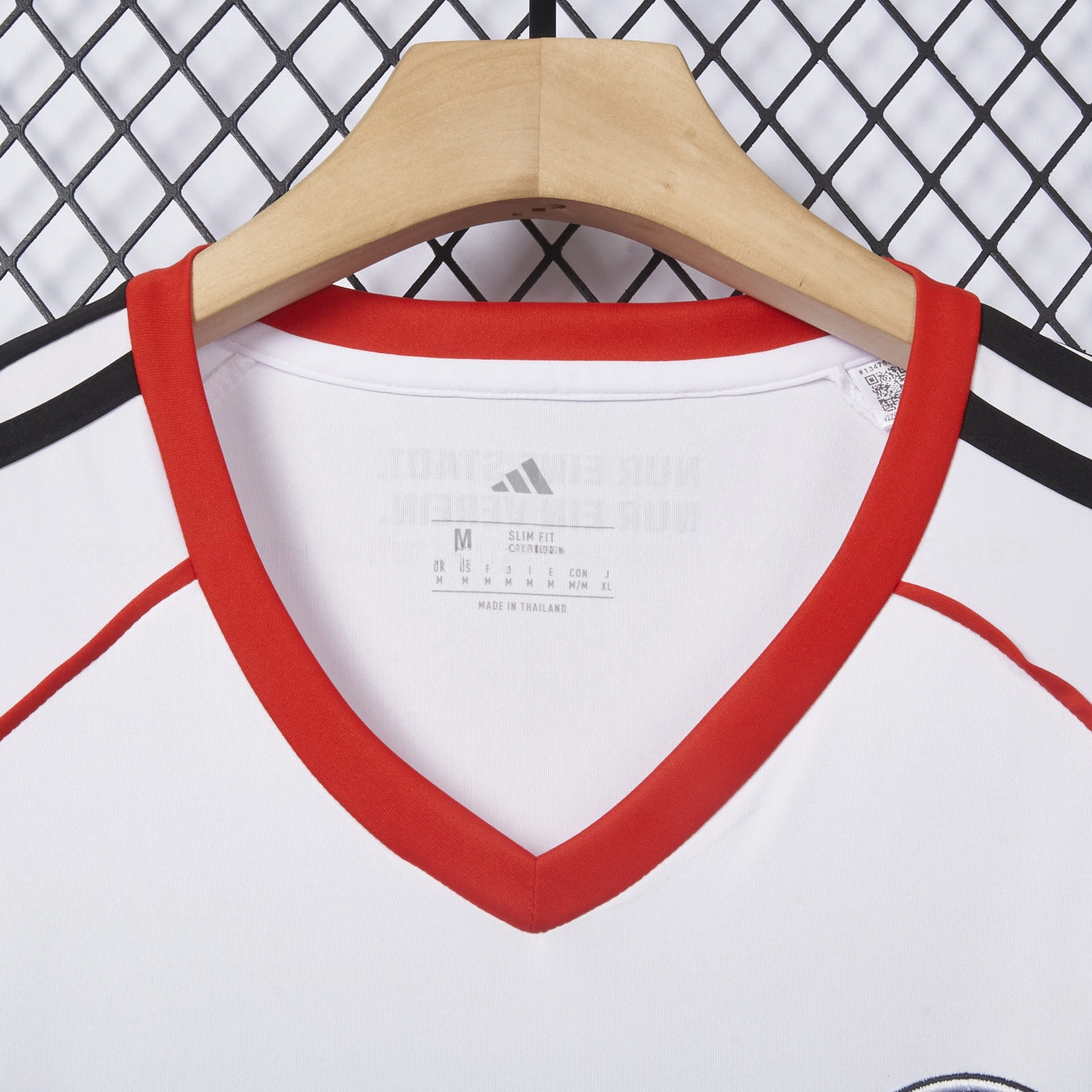 Frankfurt 25-26 Away White Jersey - Fans Version - SOCCERDEALSHOP