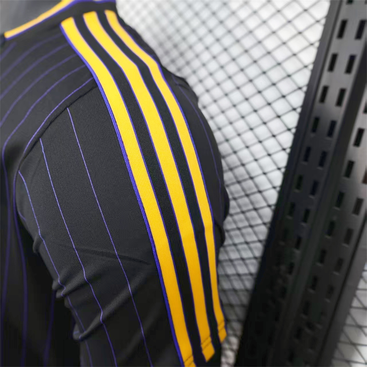 Manchester United 25-26 Trefoil Purple Lines Black Travel Jersey - Player Version - SOCCERDEALSHOP