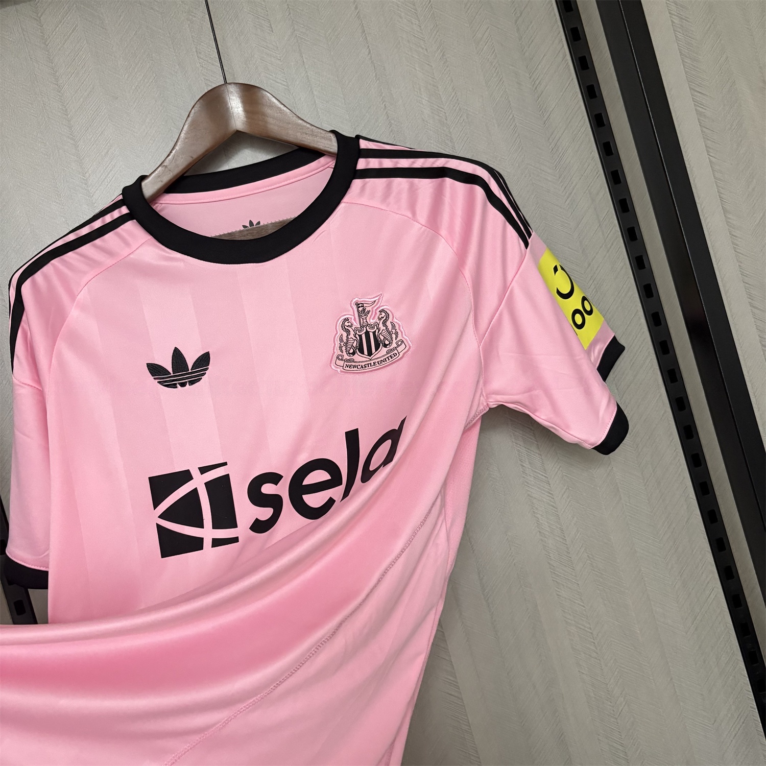Newcastle United 25-26 Pink Special Jersey - Fans Version - SOCCERDEALSHOP