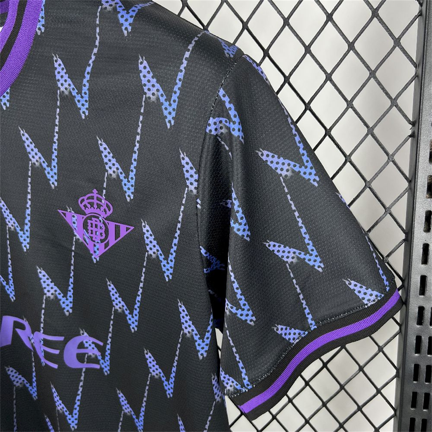 Real Betis 25-26 Black Training Jersey - Fans Version - SOCCERDEALSHOP