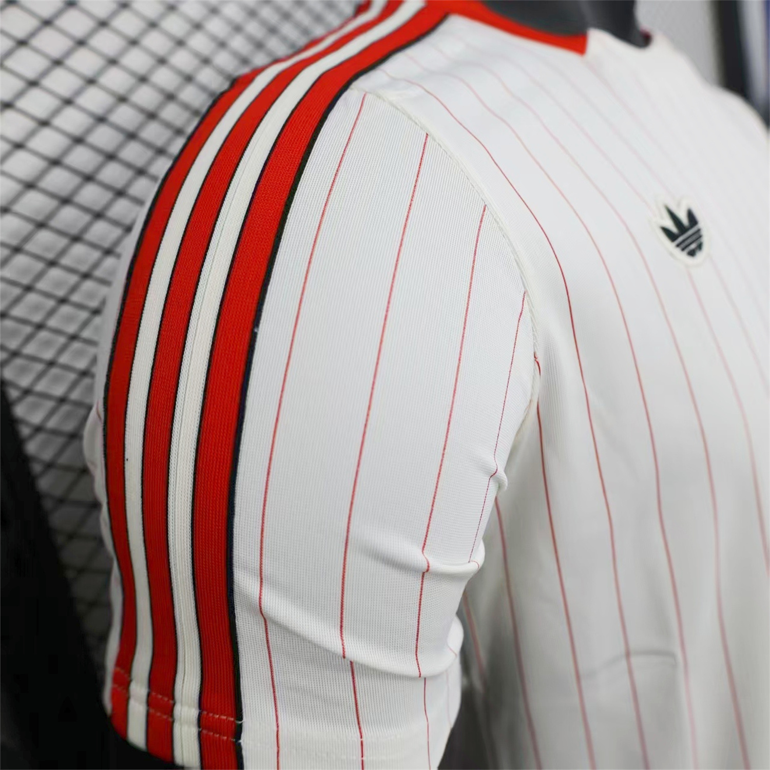 Benfica 25-26 Trefoil Red Lines White Travel Jersey - Player Version - SOCCERDEALSHOP