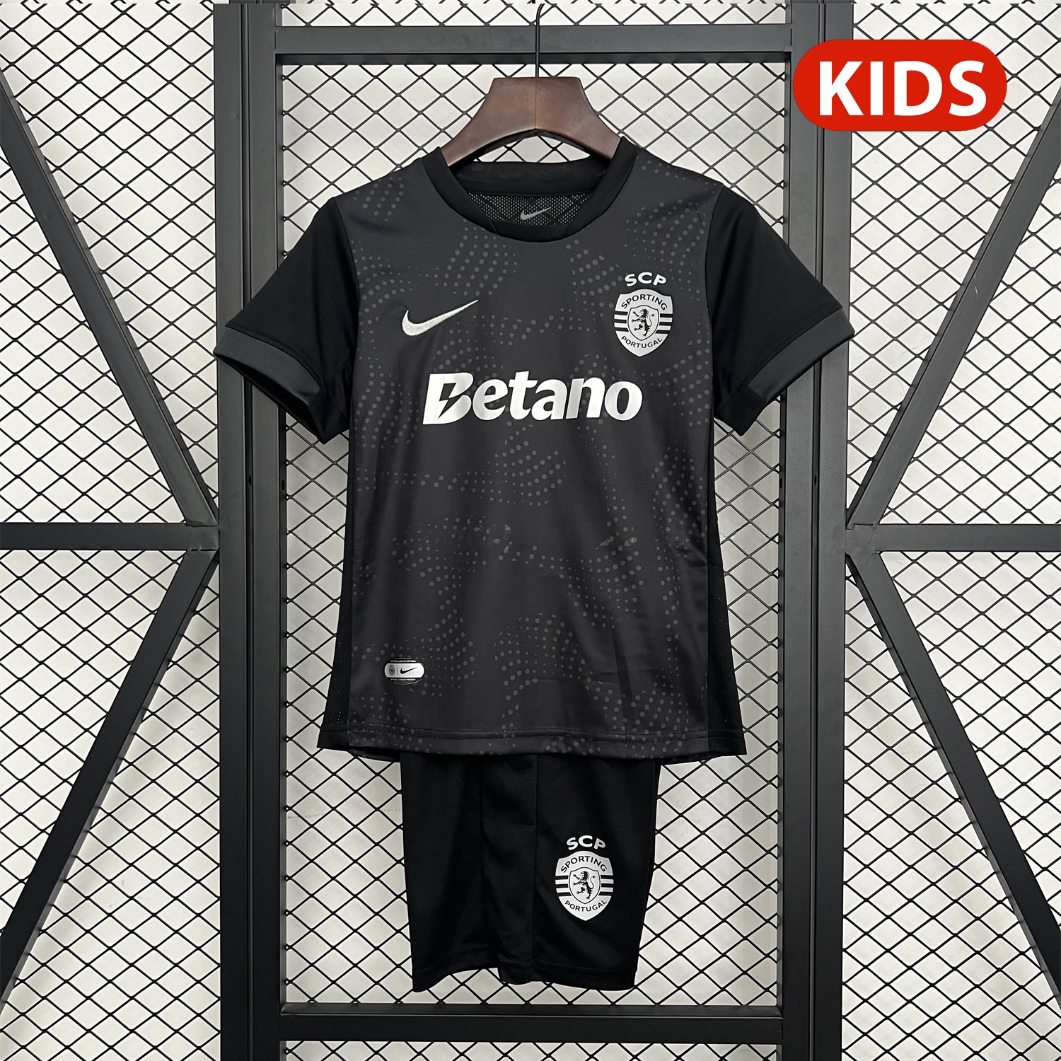 Sporting CP 25-26 Black Special Kids Kit - SOCCERDEALSHOP