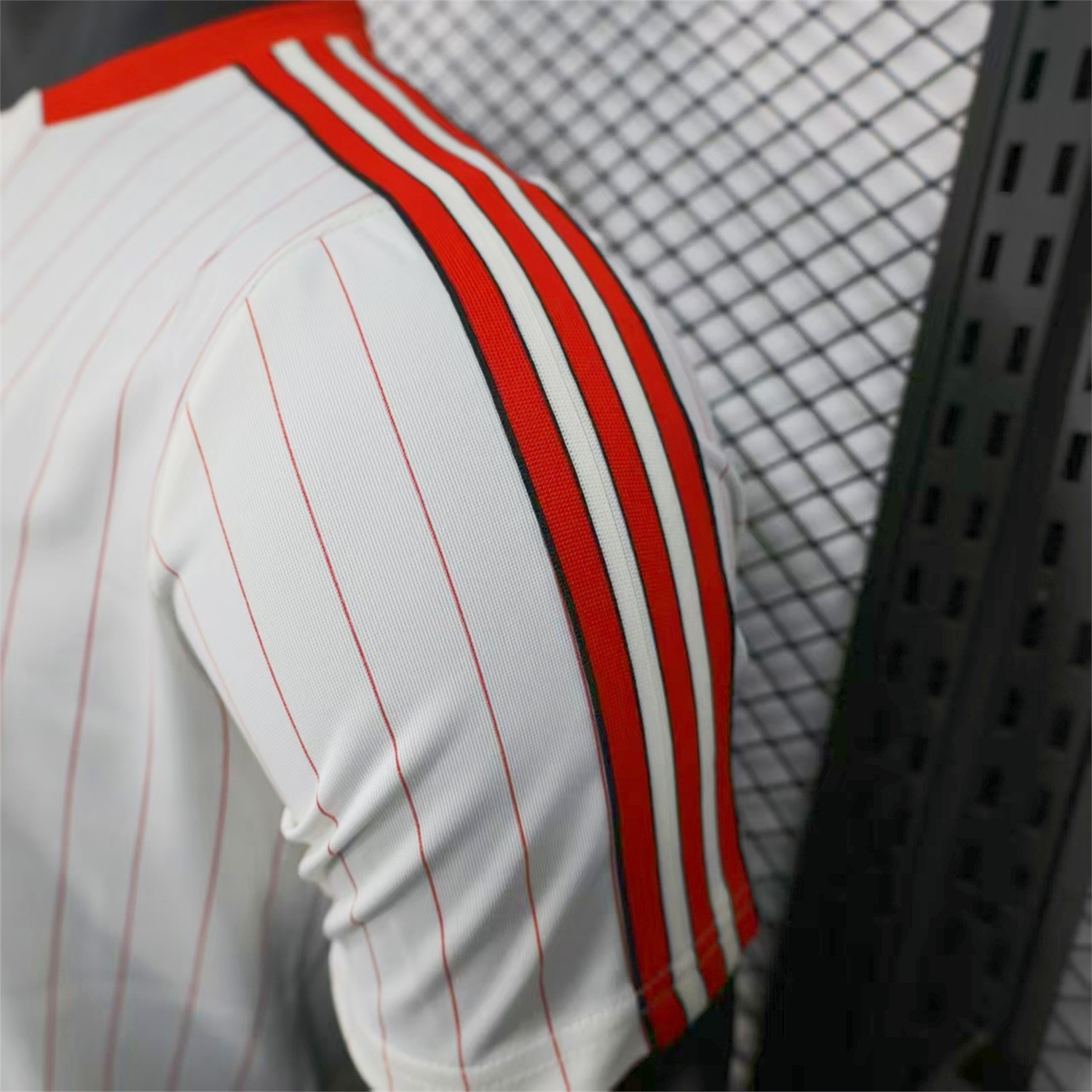 Benfica 25-26 Trefoil Red Lines White Travel Jersey - Player Version - SOCCERDEALSHOP