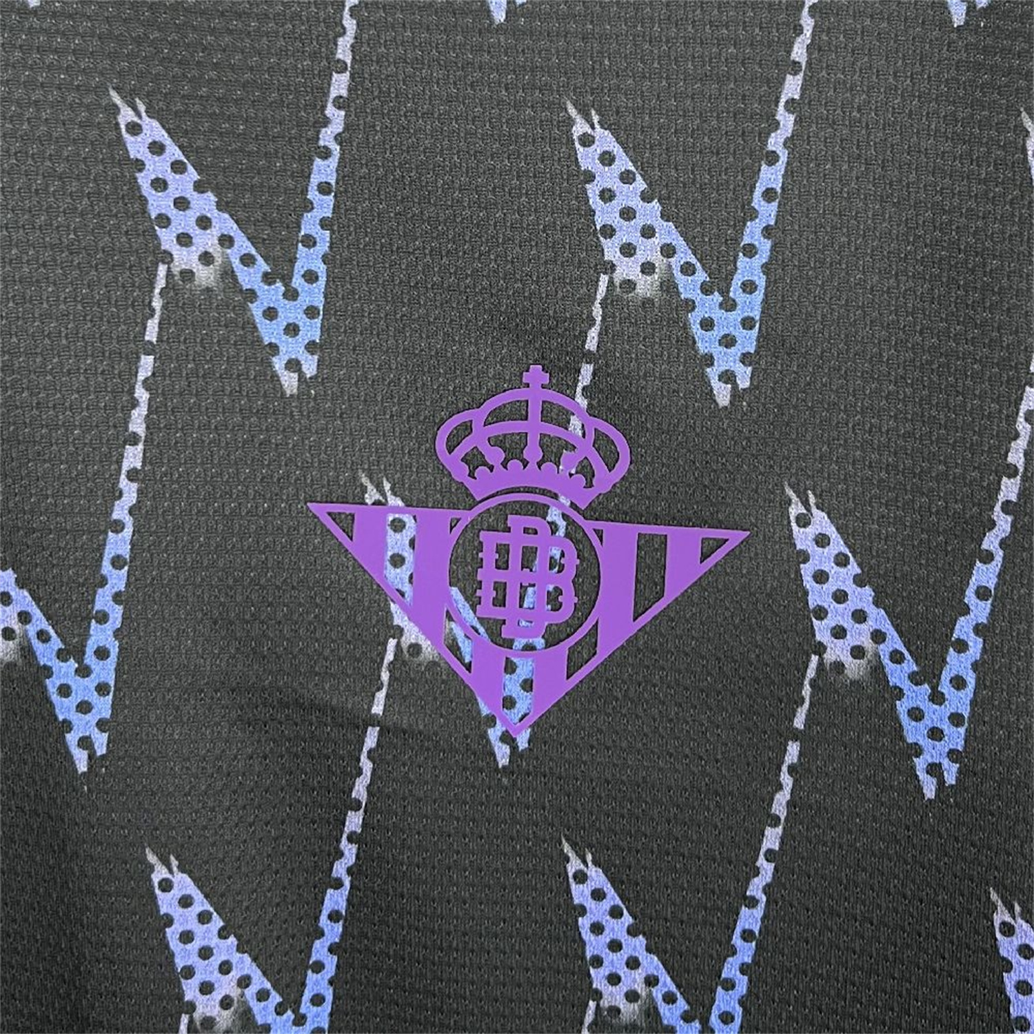 Real Betis 25-26 Black Training Jersey - Fans Version - SOCCERDEALSHOP