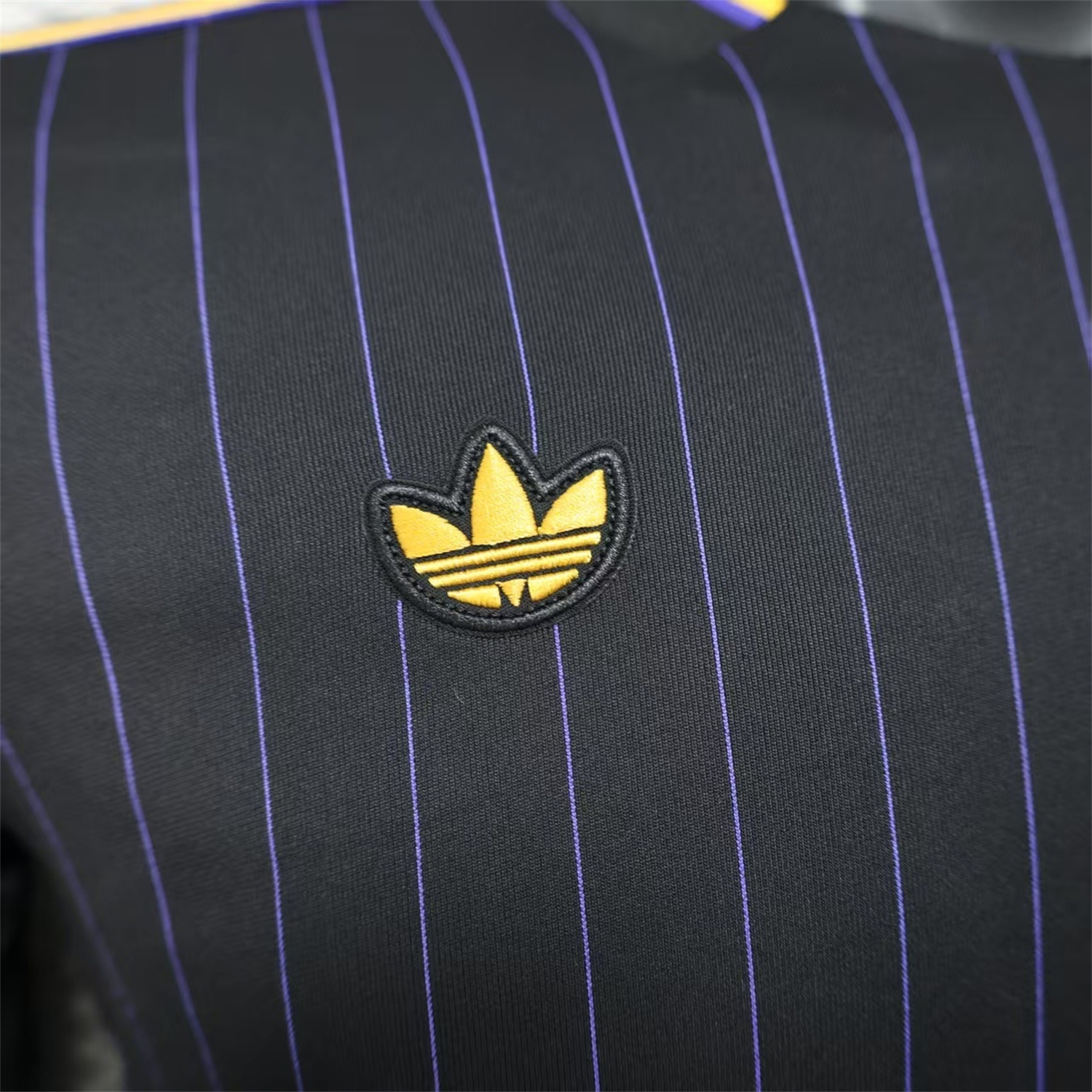 Manchester United 25-26 Trefoil Purple Lines Black Travel Jersey - Player Version - SOCCERDEALSHOP