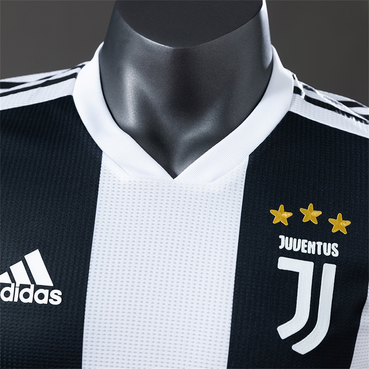 Retro Juventus 2018-19 Home Jersey - Player Version - SOCCERDEALSHOP