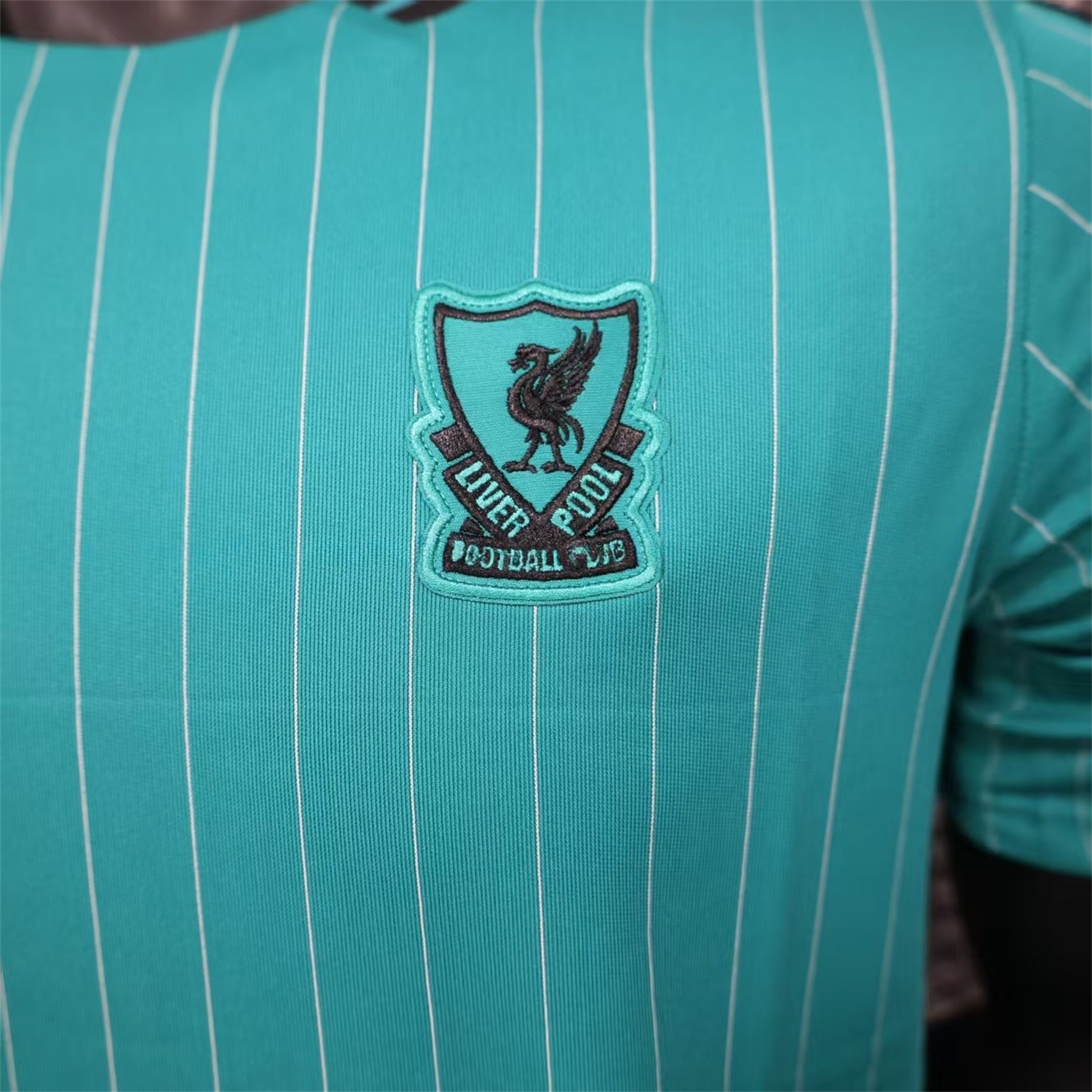 Liver.pool 25-26 Icon Range Travel Special Edition Cyan Jersey - Player Version - SOCCERDEALSHOP