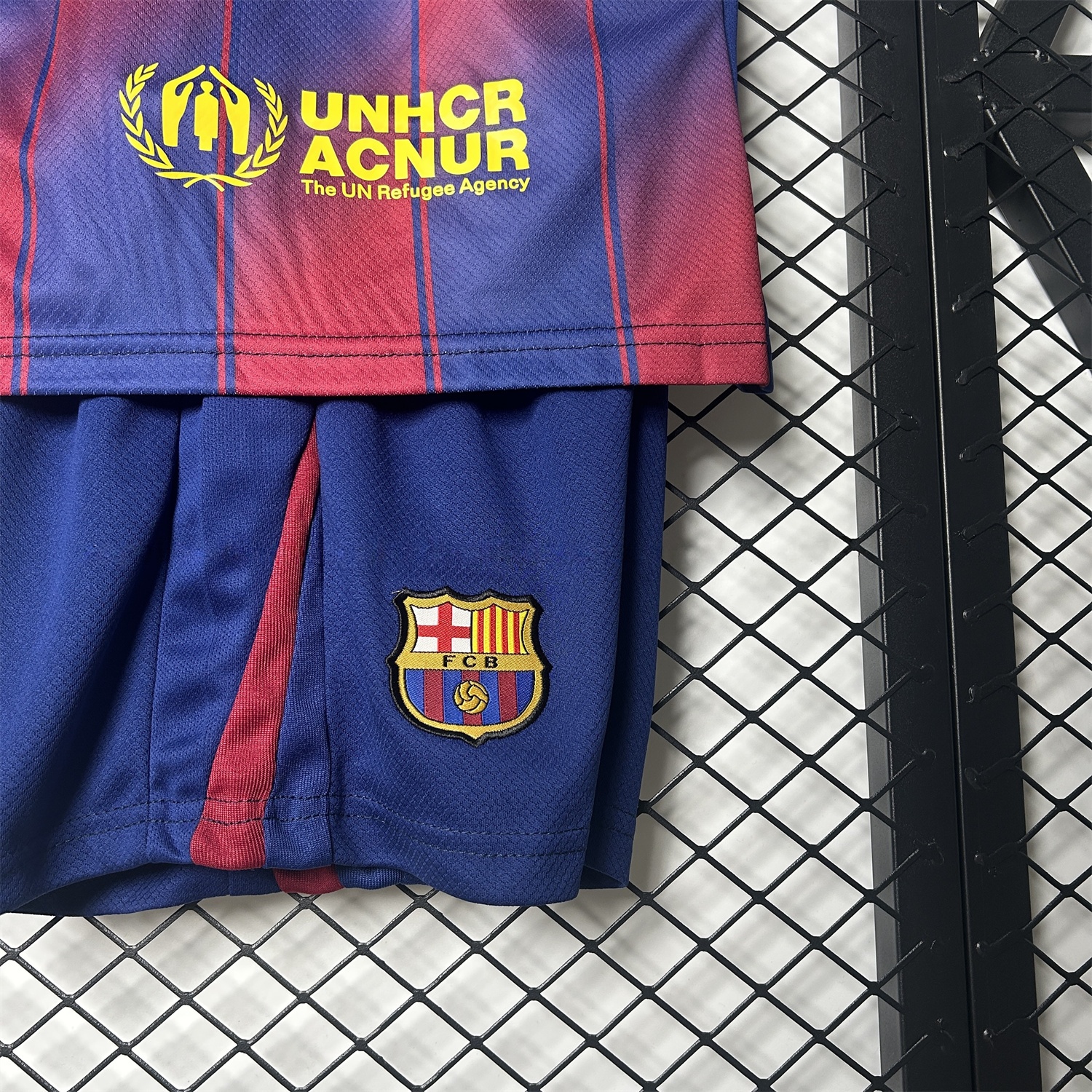 Barcelona 25-26 Ed Sheeran Home Special Kids Kit - Fans Version - SOCCERDEALSHOP