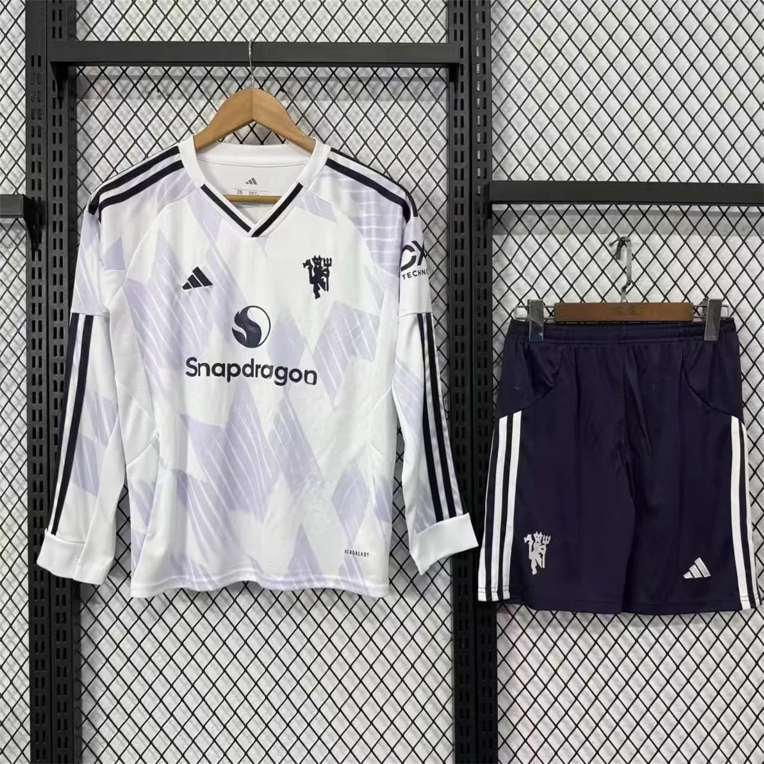 Manchester United 25-26 Away Long Sleeves Kids Kit - SOCCERDEALSHOP