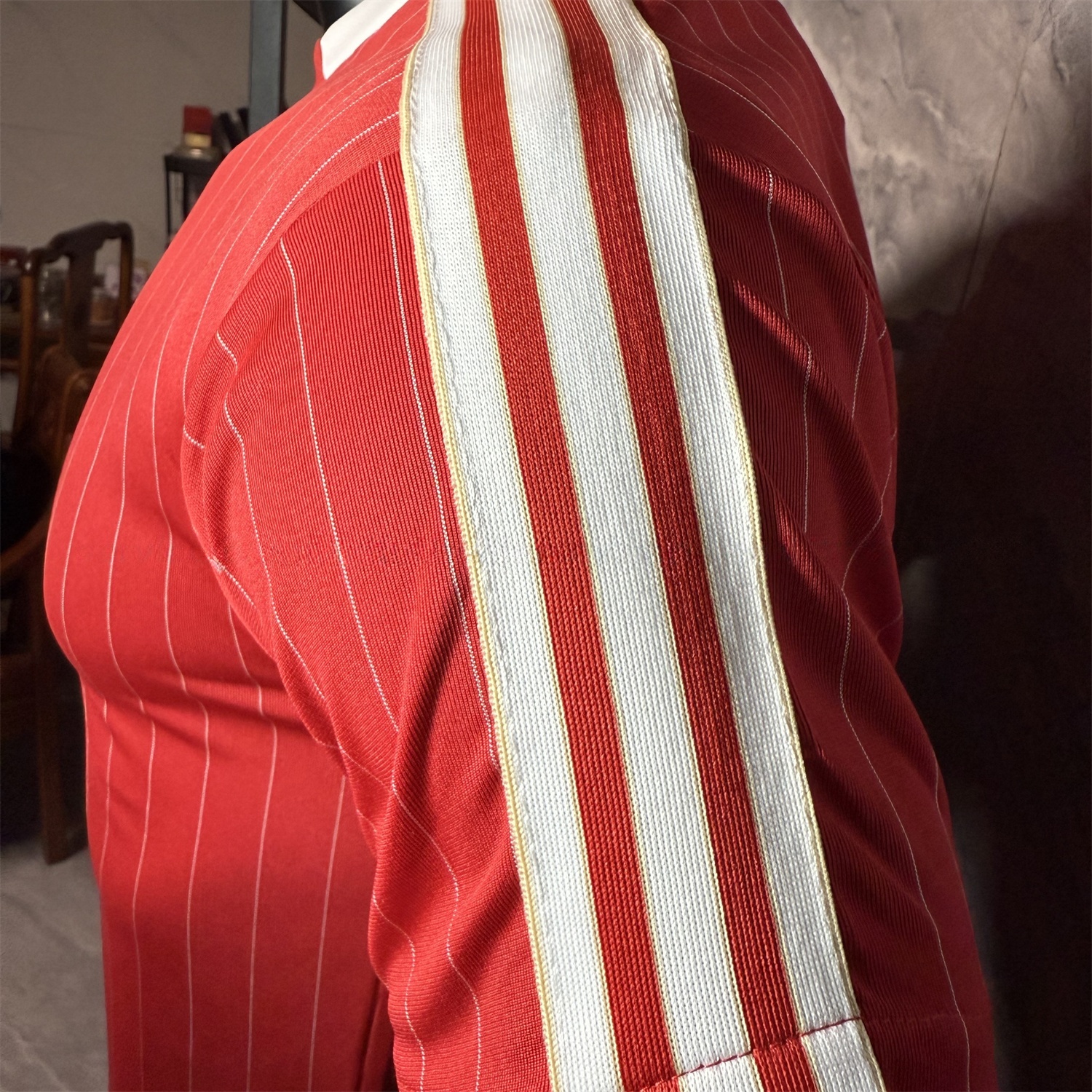 Bayern Munich 25-26 Trefoil Red And White Travel Jersey - Player Version - SOCCERDEALSHOP