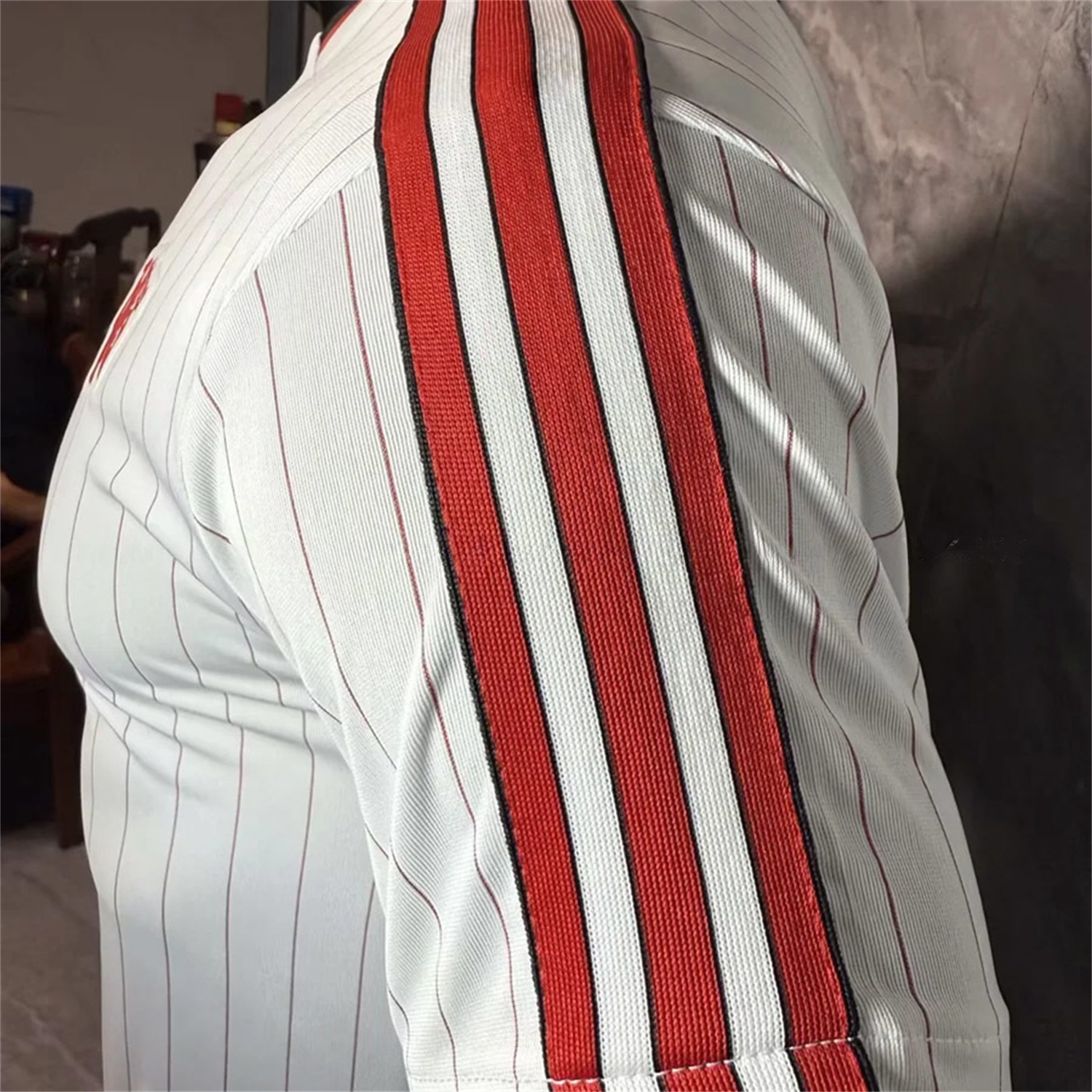 Manchester United 25-26 Trefoil Red Lines White Travel Jersey - Player Version - SOCCERDEALSHOP