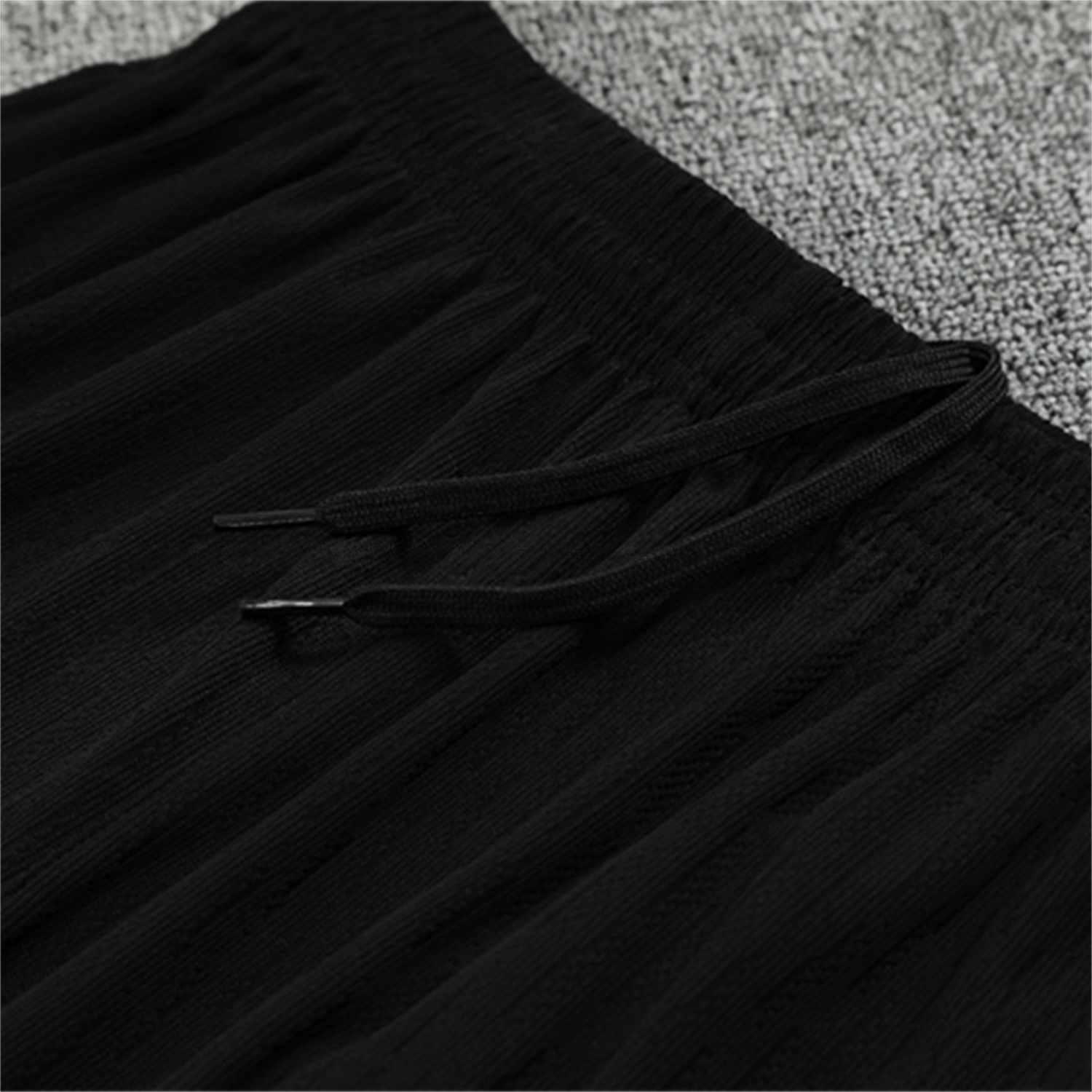 Paris Saint-Germain PSG 25-26 Long Sleeve Training Set - Player Version - White Top and Black Pants - SOCCERDEALSHOP